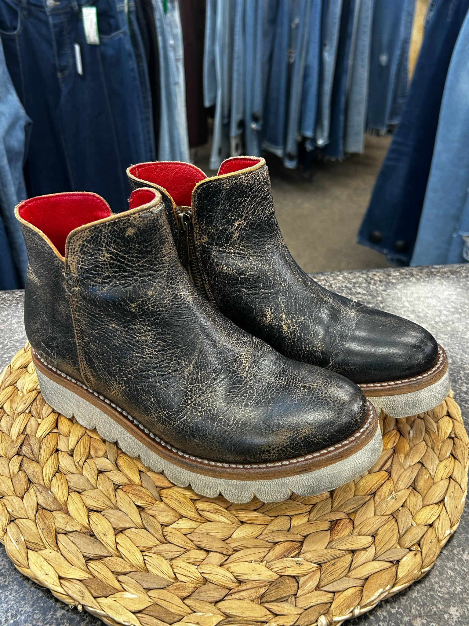 Pre-owned BED STU Black Tan Size 8 Designer Bootie