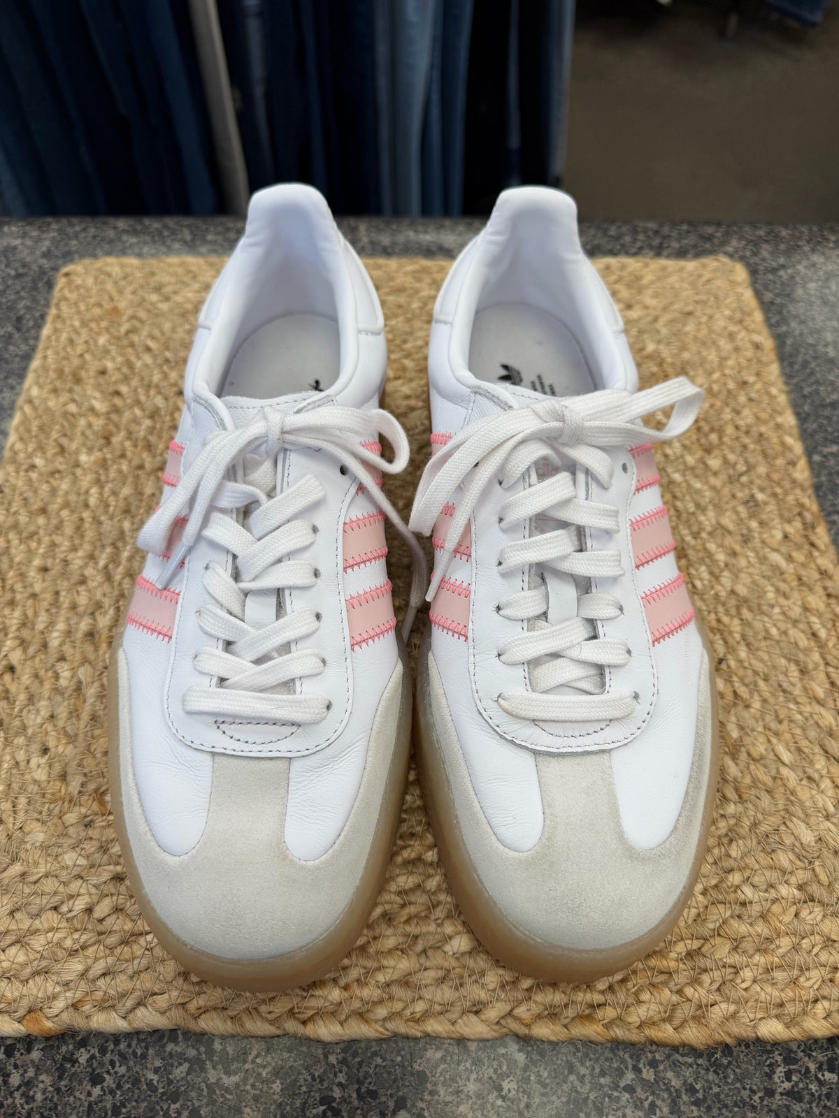 Pre-owned ADIDAS White Pink Trim Size 9 Designer Sneaker