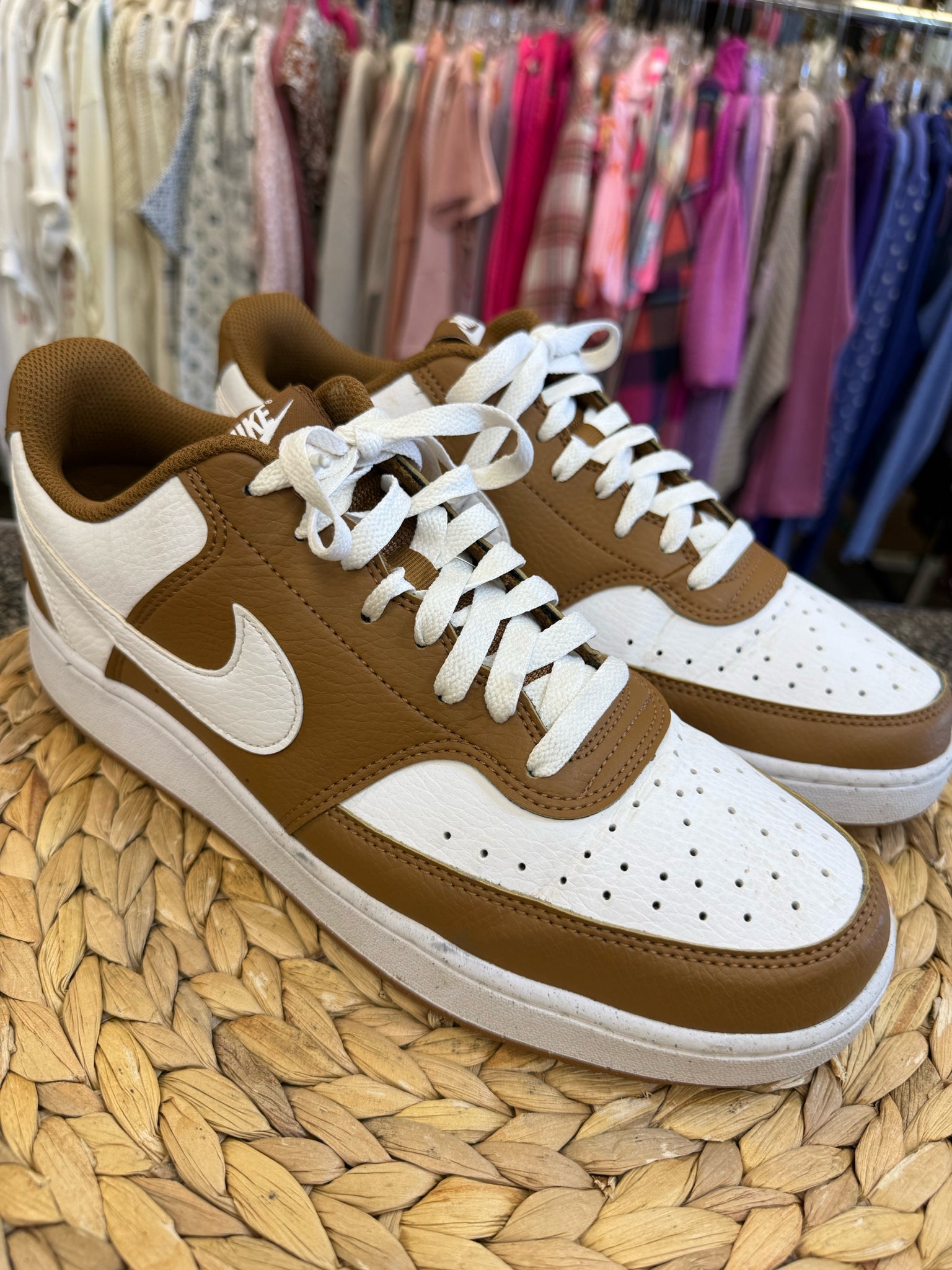 Pre-owned NIKE White Brown Trim SHOE SIZE 11.5 MENS Designer Sneaker