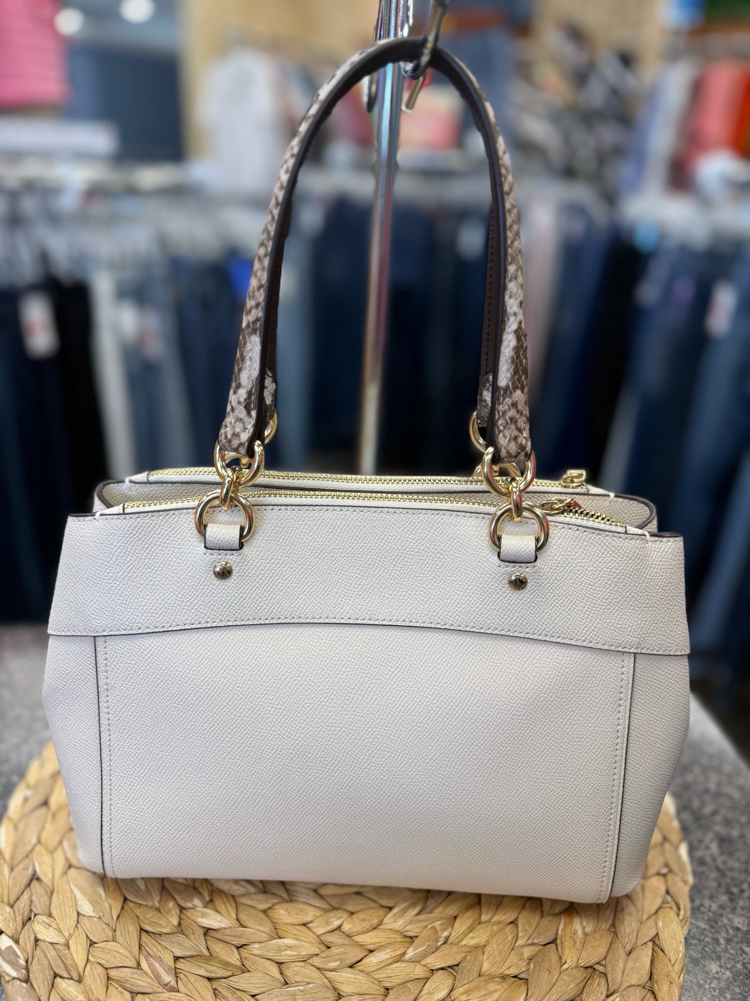 Pre-owned COACH Cream Snakeskin Trim Shoulder Designer Purse