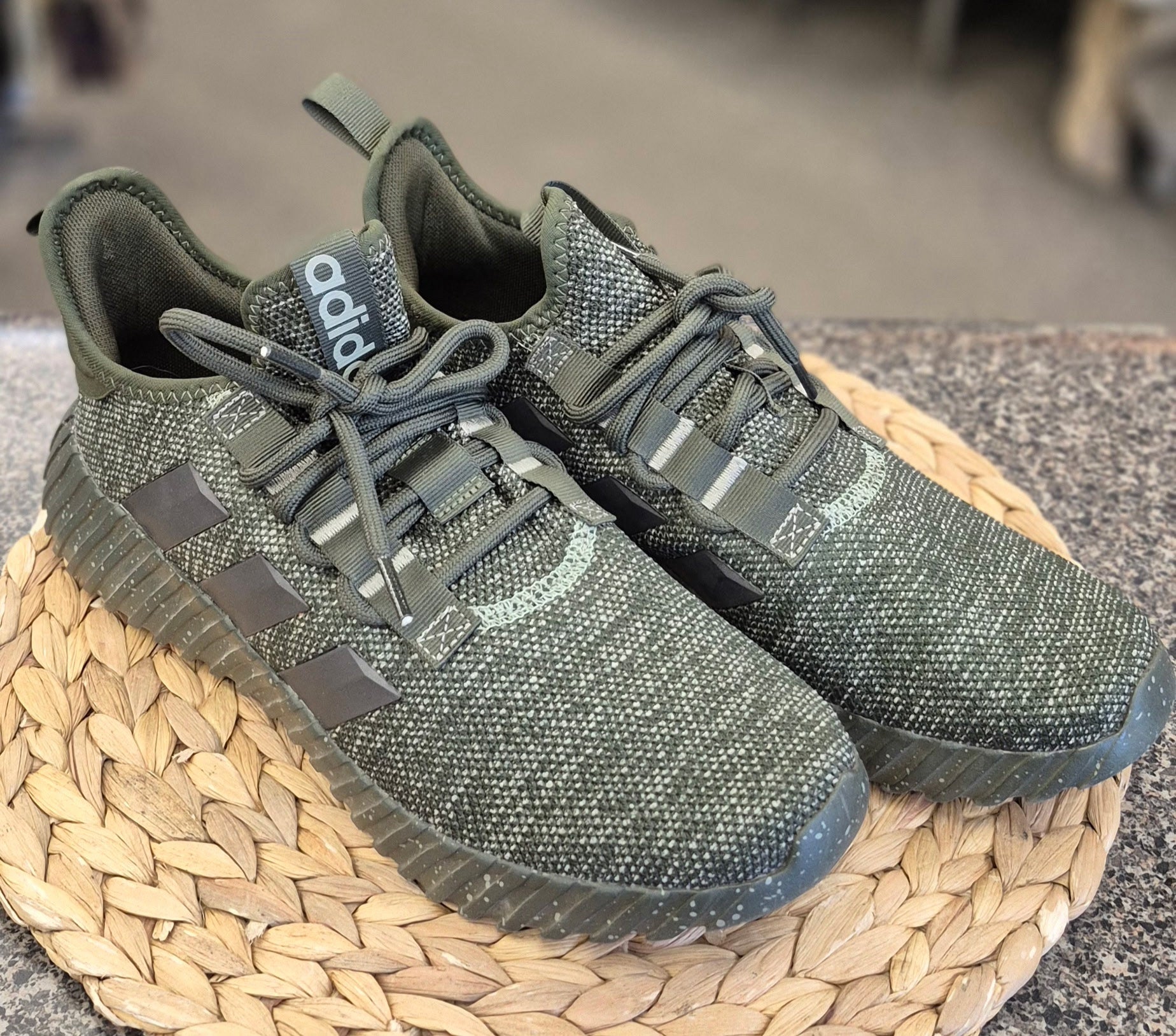 Pre-owned ADIDAS Army green SHOE SIZE 11 MENS Sneakers