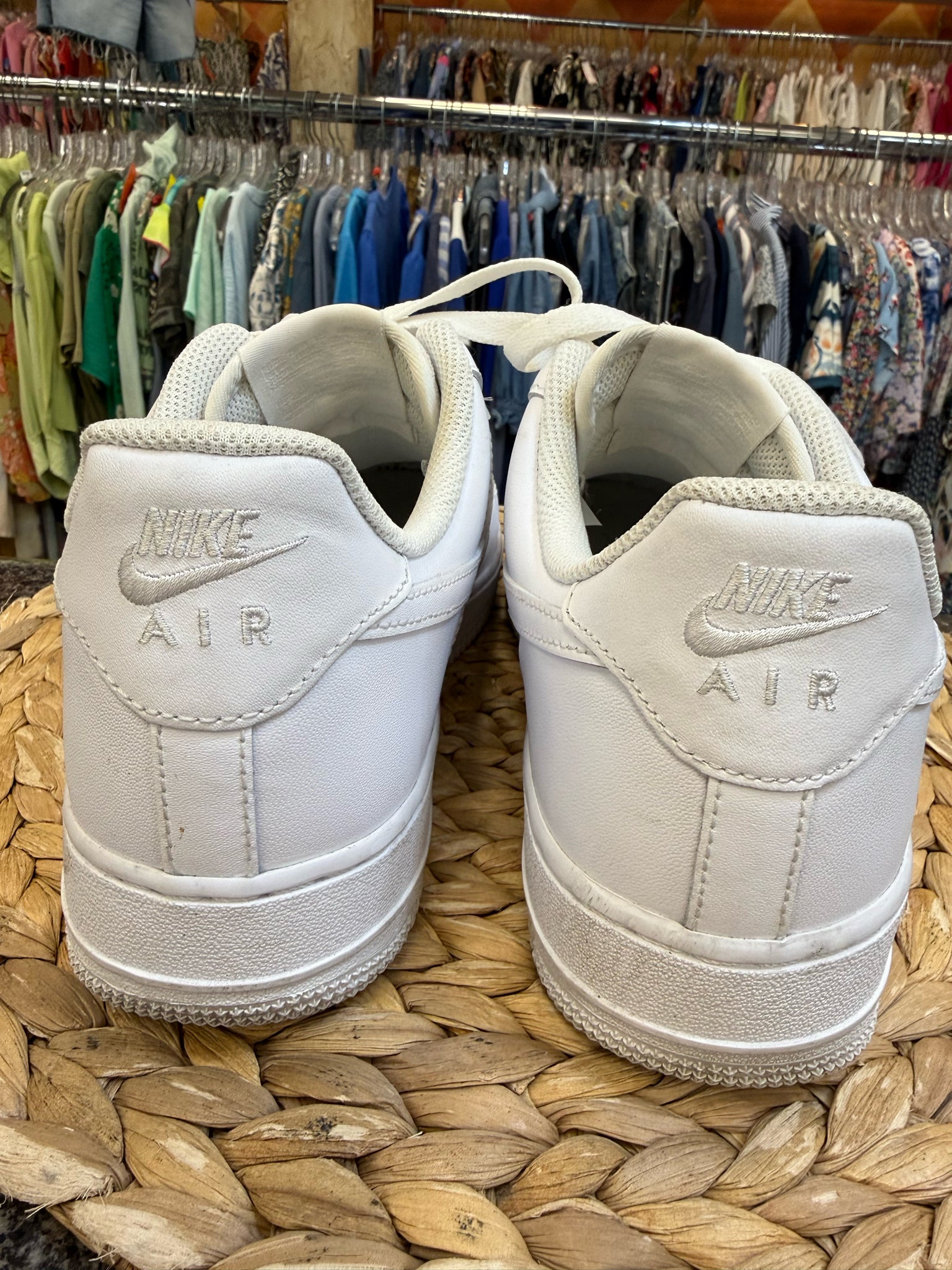 Pre-owned NIKE AIR FORCE White Size 9.5 Designer Sneaker