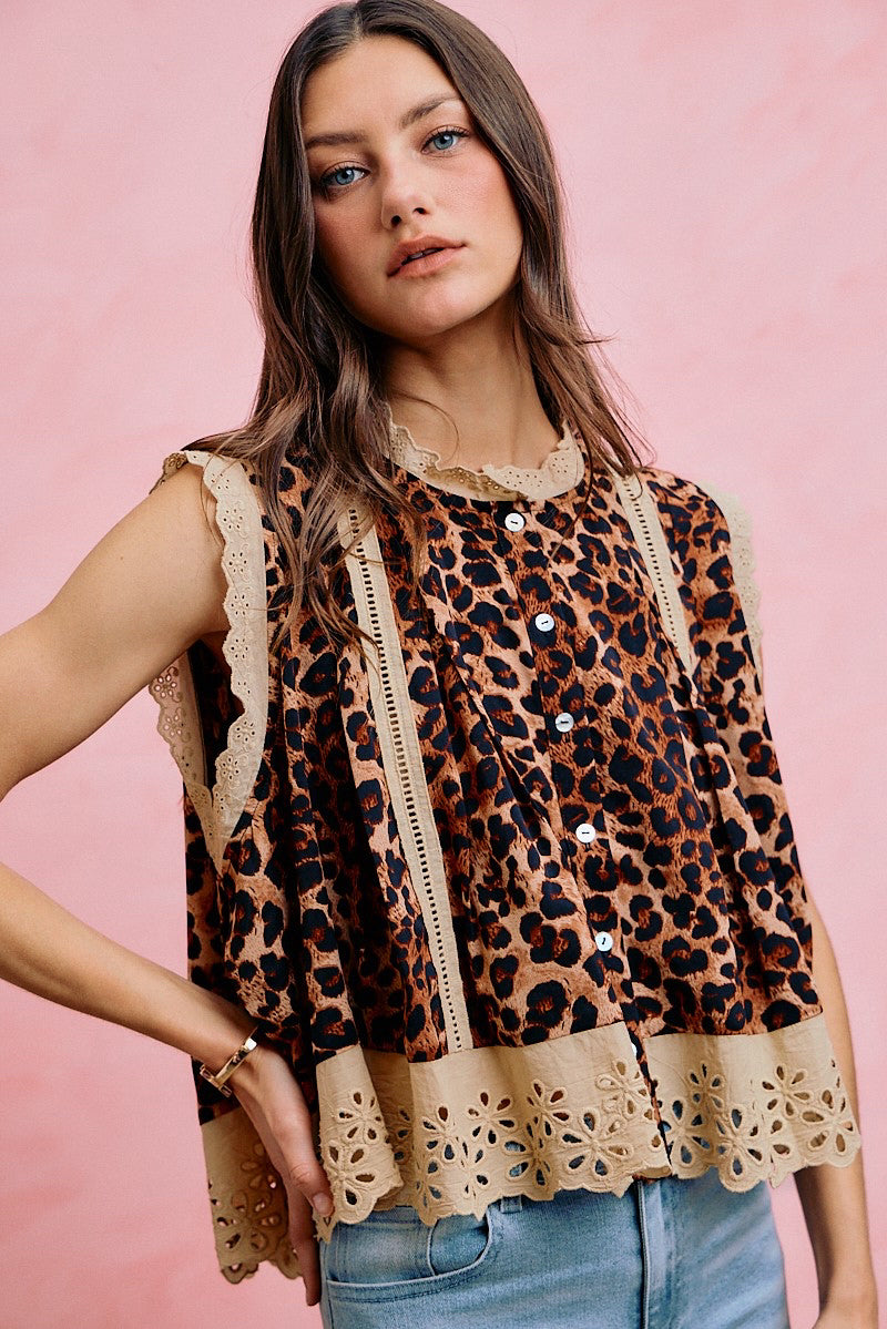 New So Me Leopard Cream Trim Size S Sleeveless Blouse