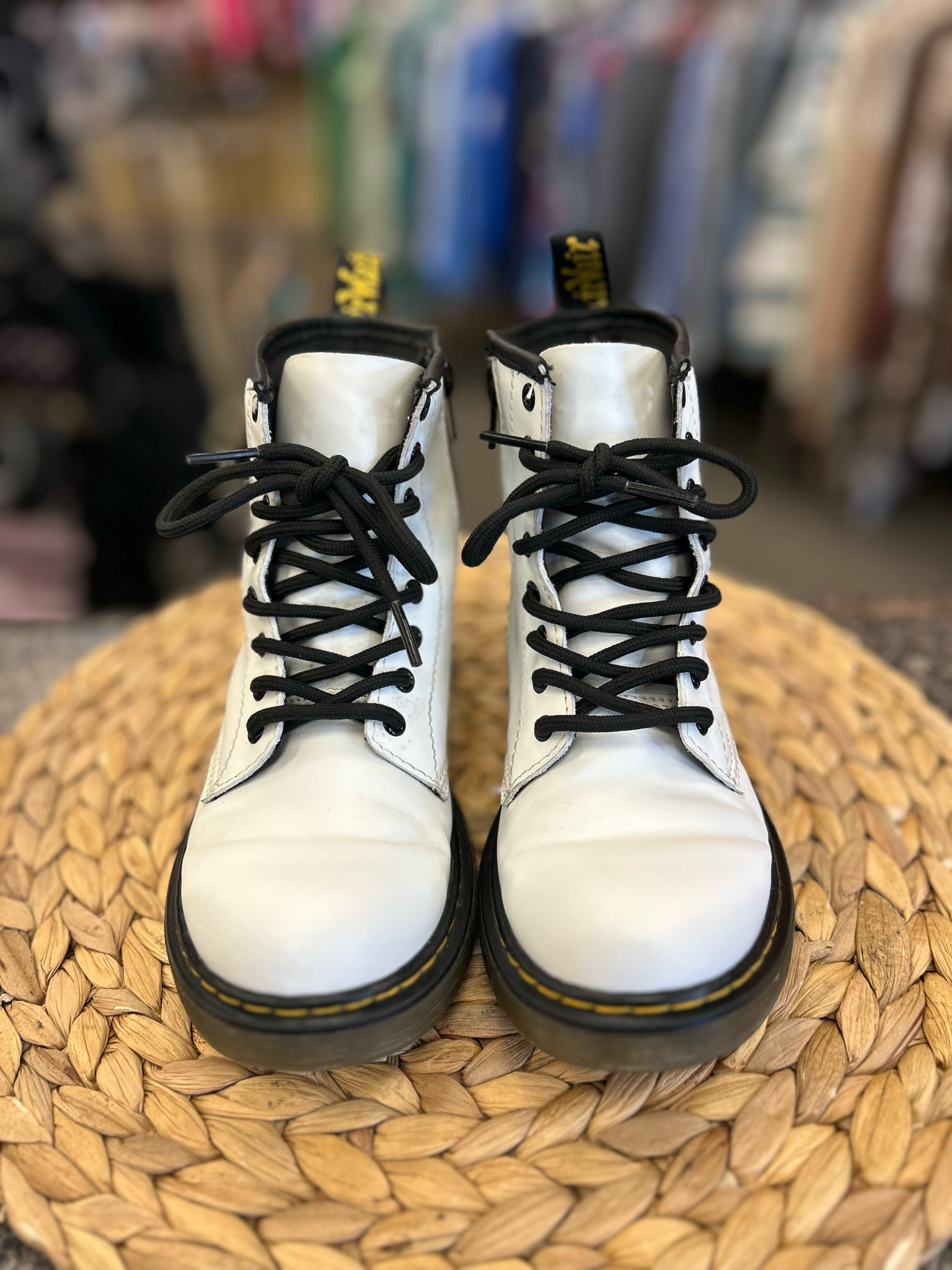 Pre-owned DR MARTENS White Black Trim Shoe Size 2 Girls Bootie