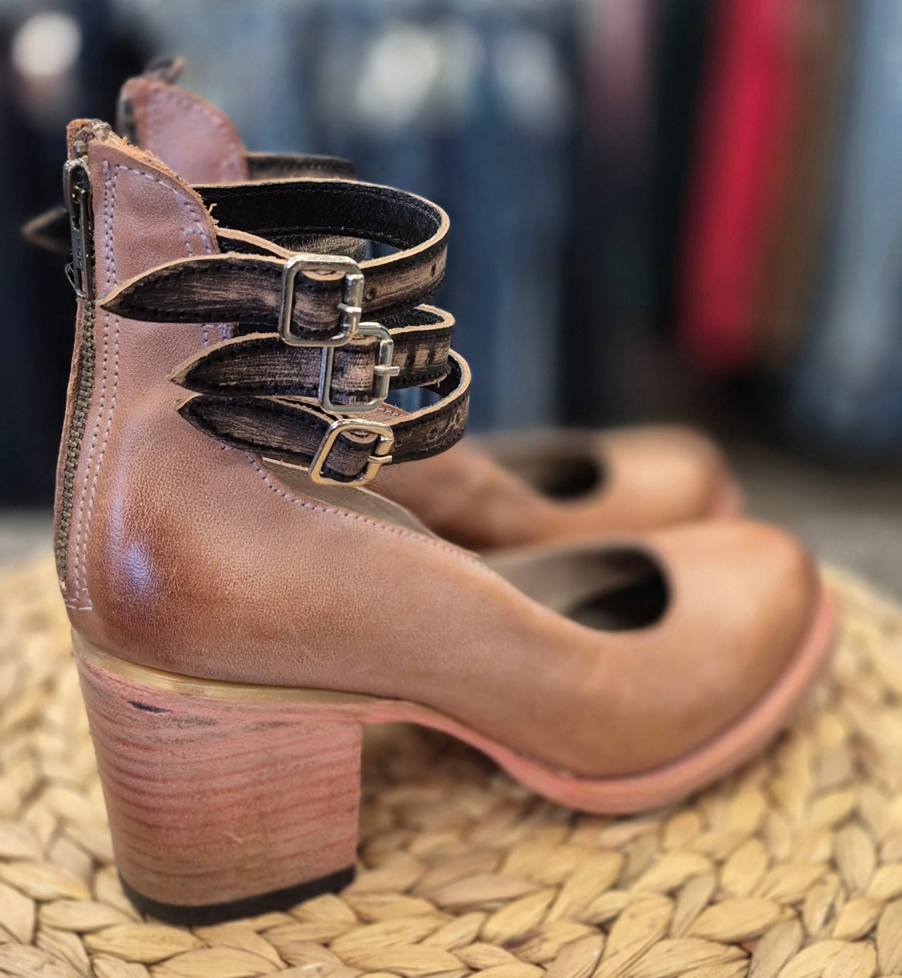 Pre-owned FREEBIRD Light brown Black Trim Size 8 Designer Boot