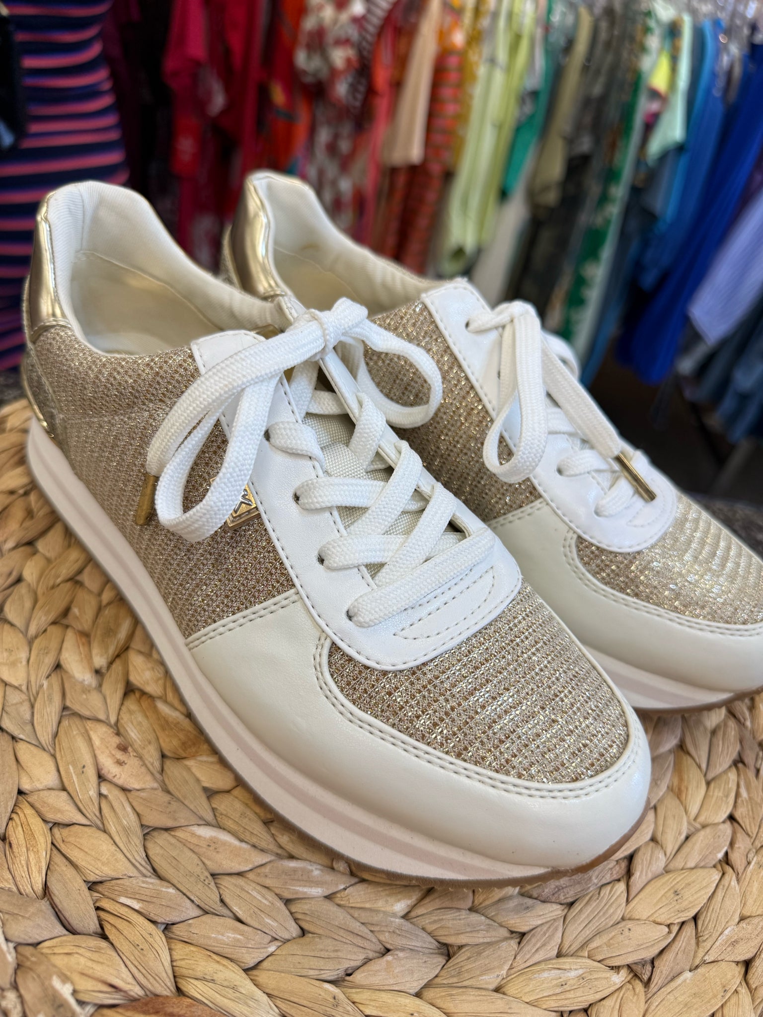 Pre-owned MICHAEL KORS Gold blend Cream Trim Size 7 Designer Sneaker