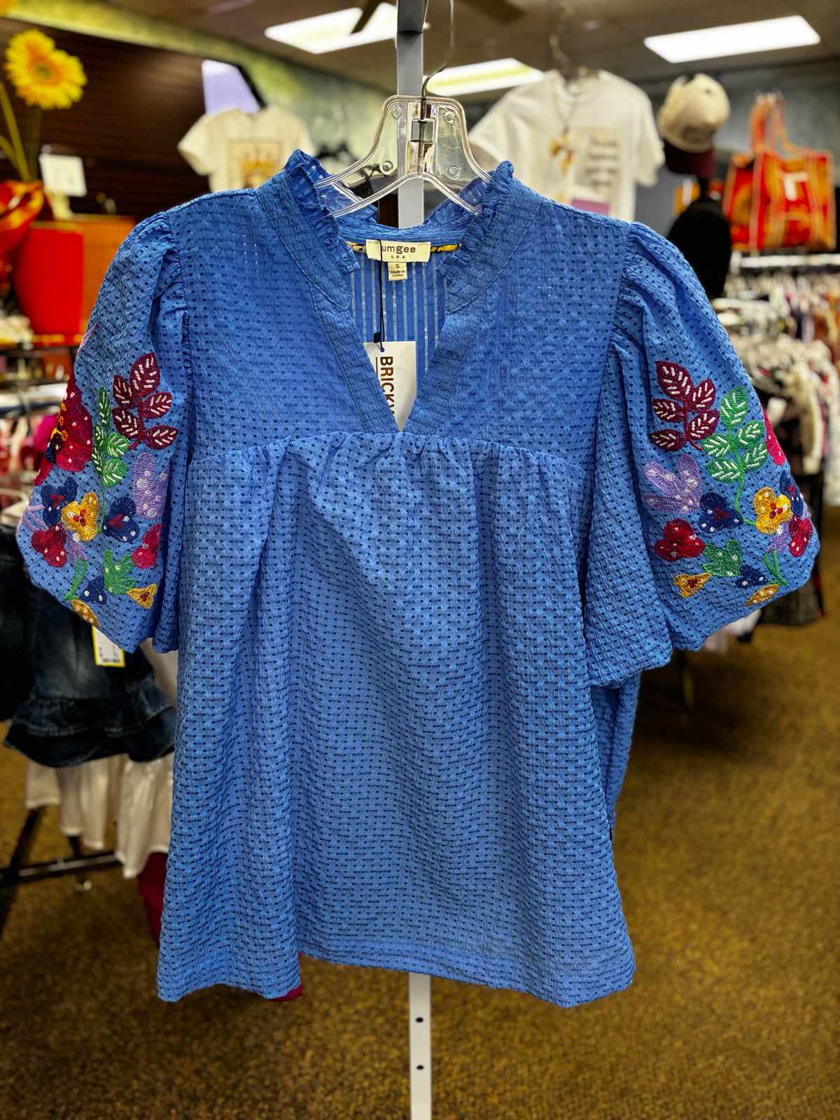 New with Tag UMGEE Blue Multi Floral Size: S Short Sleeve Blouse