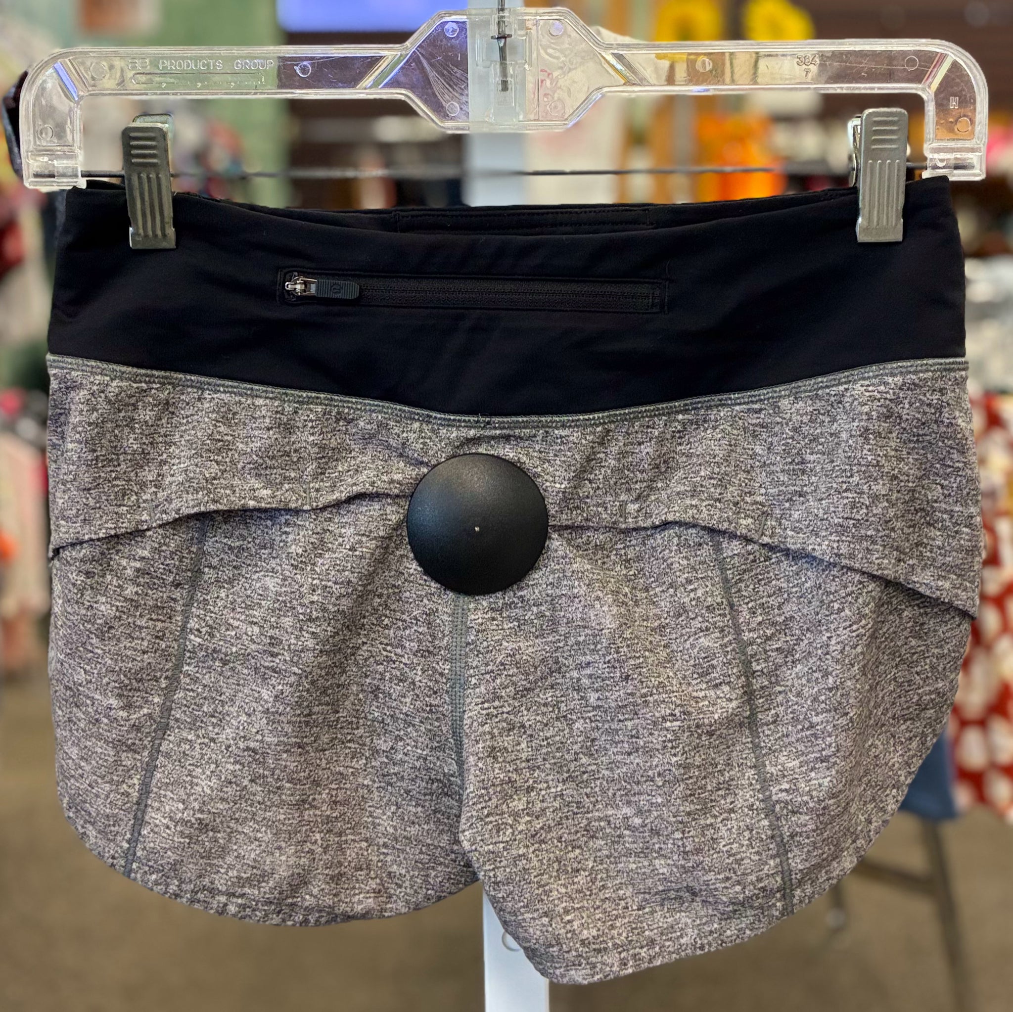 Pre-owned Lululemon Gray Black Size 2 Designer Shorts