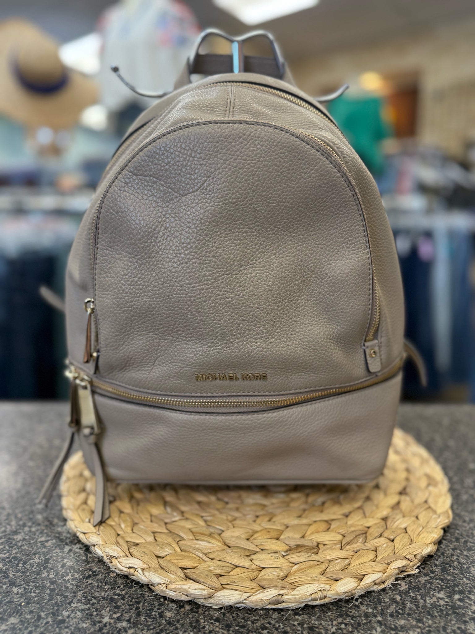 Pre-owned MICHAEL KORS Tan Gold Trim M Backpack Purse