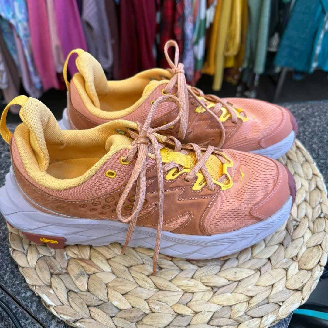 Pre-owned HOKA Peach Mustard Size 8 Designer Sneaker