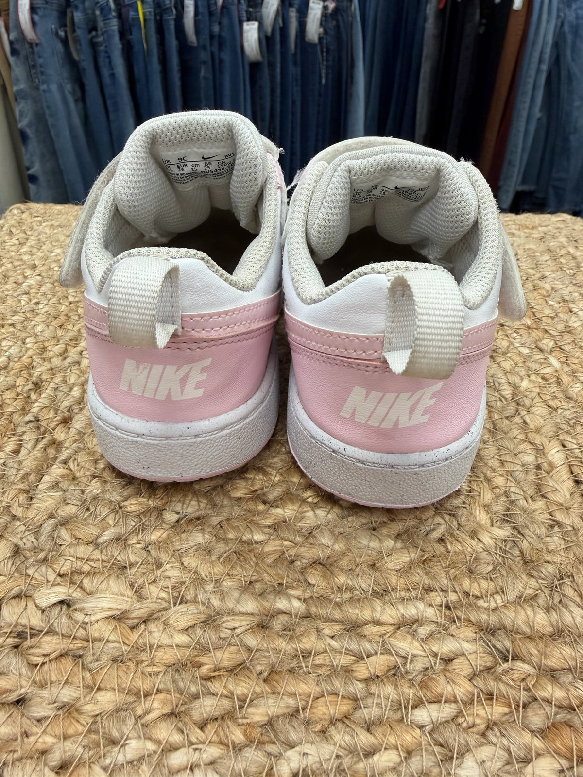 Pre-owned NIKE Pink White Shoe Size 9 Girls Sneaker