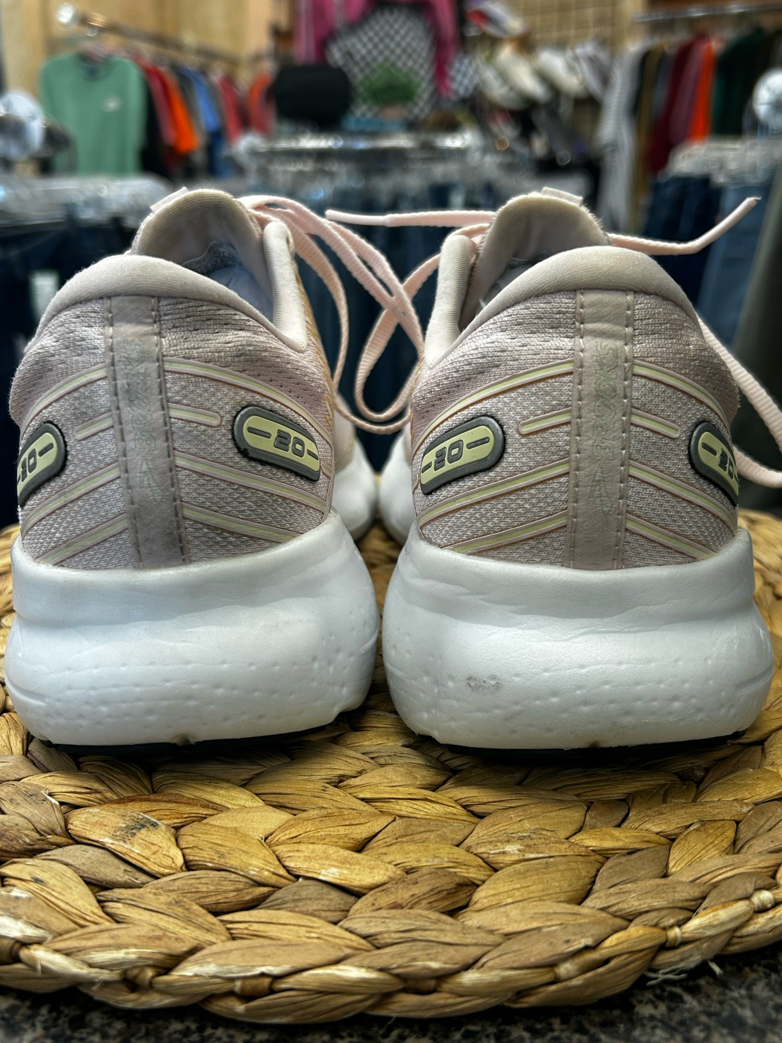 Pre-owned BROOKS Light pink Light Yellow Size 10.5 Designer Sneaker