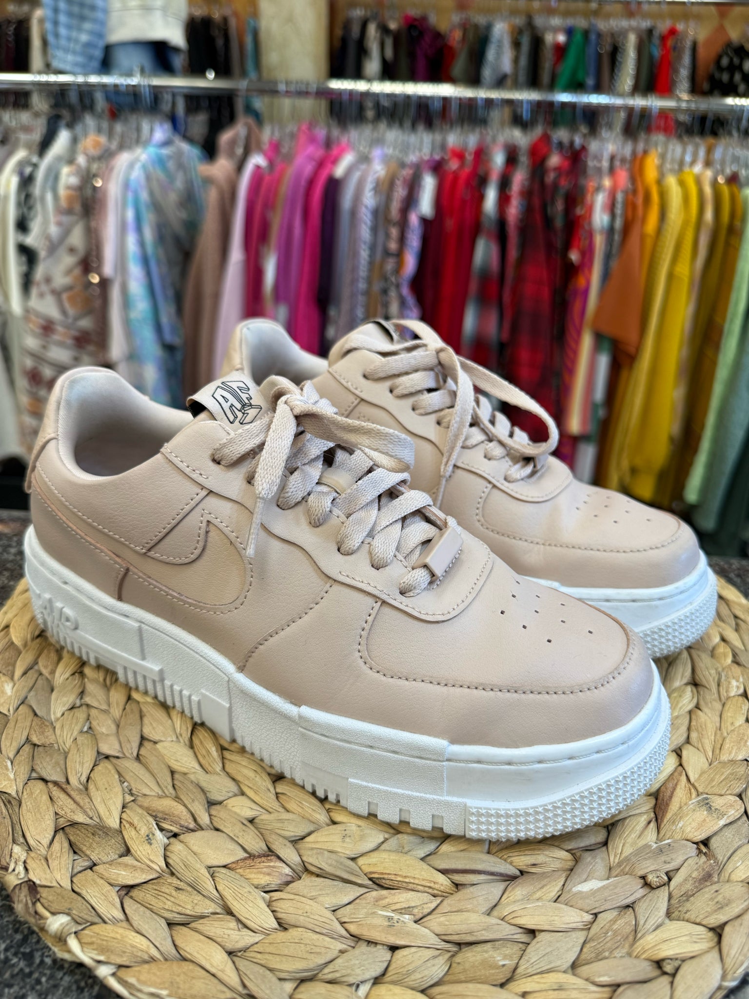 Pre-owned NIKE AIR FORCE Pale pink White Size 9 Designer Sneaker