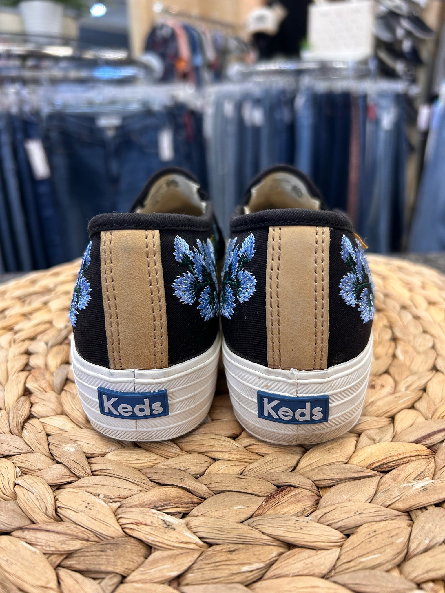 Pre-owned KEDS Black Blue Floral Size 6.5 Designer Shoe