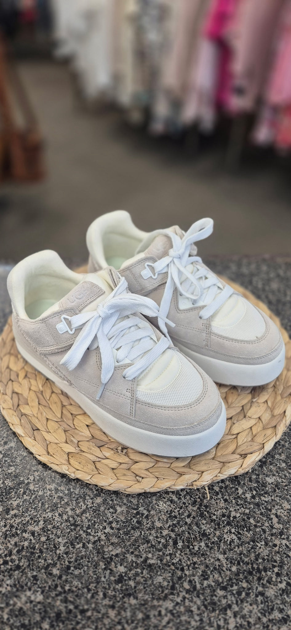 Pre-owned UGG White Size 8 Designer Sneaker