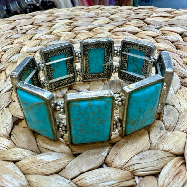 New WESTERN Turquoise Silver Trim Bracelet