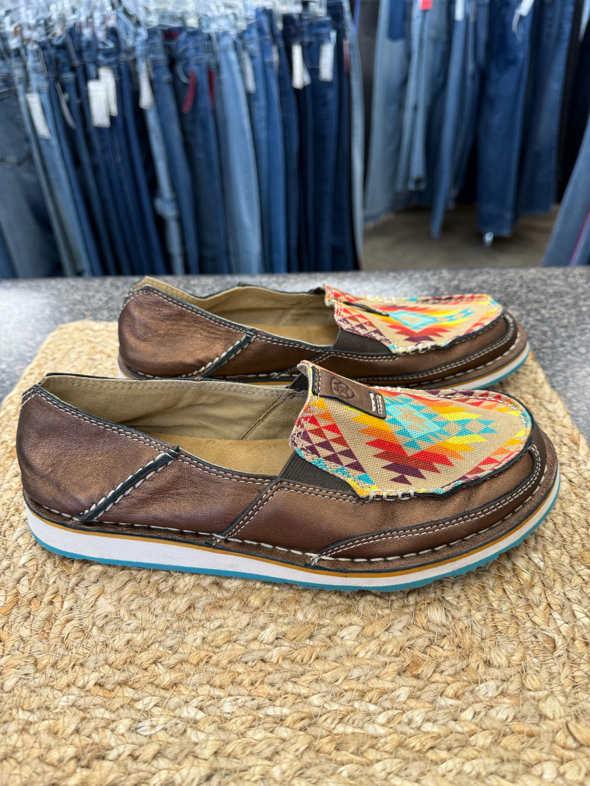 Pre-owned ARIAT copper Multi Print Size 9 Designer Shoe