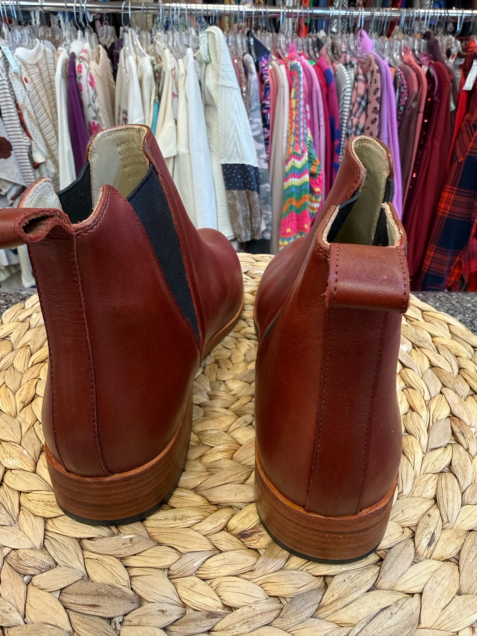 New NISOLO DEEP RED Size 9.5 Designer Bootie