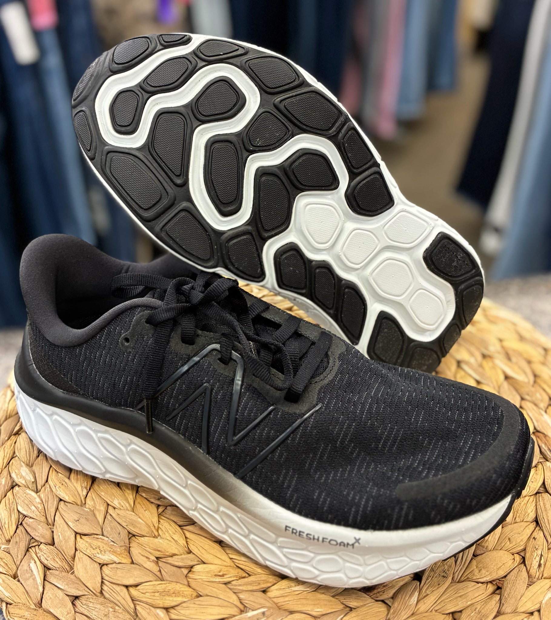 New Without Tag NEW BALANCE Black Size 9.5 Designer Sneaker