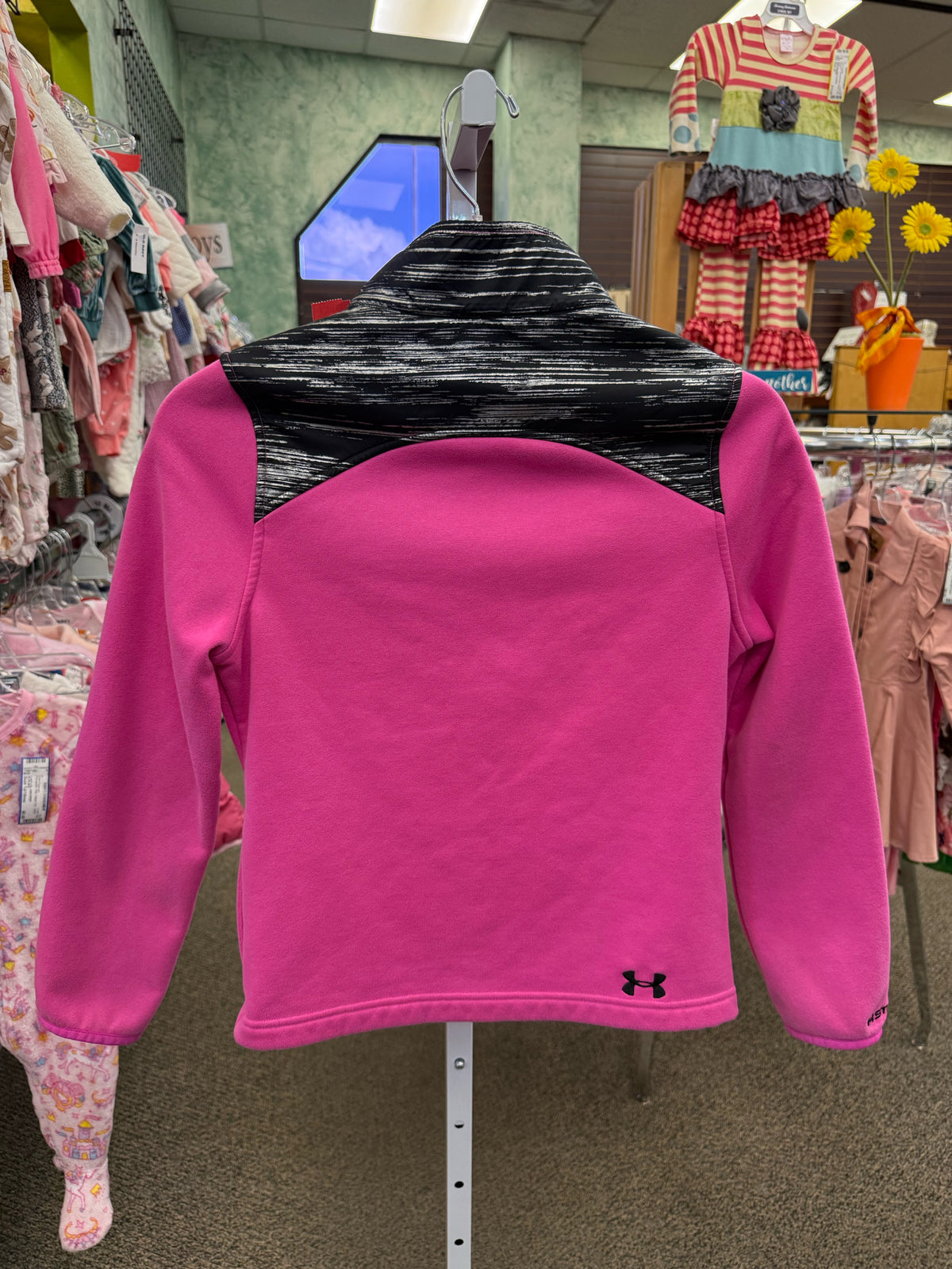 Pre-owned UNDER ARMOUR Hot pink Black Trim Size 10 Girls Light Wt Jacket