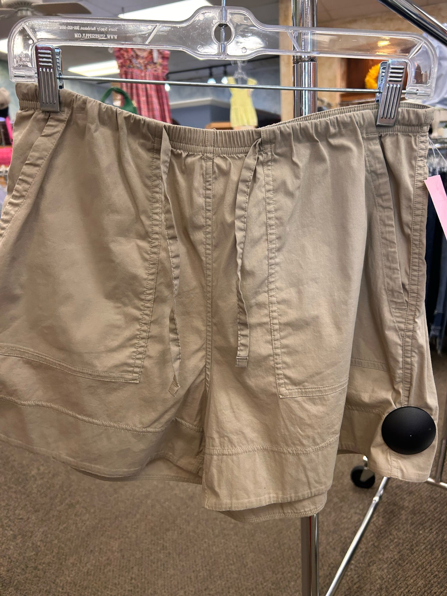 Pre-owned Lululemon Tan Size 10 Shorts