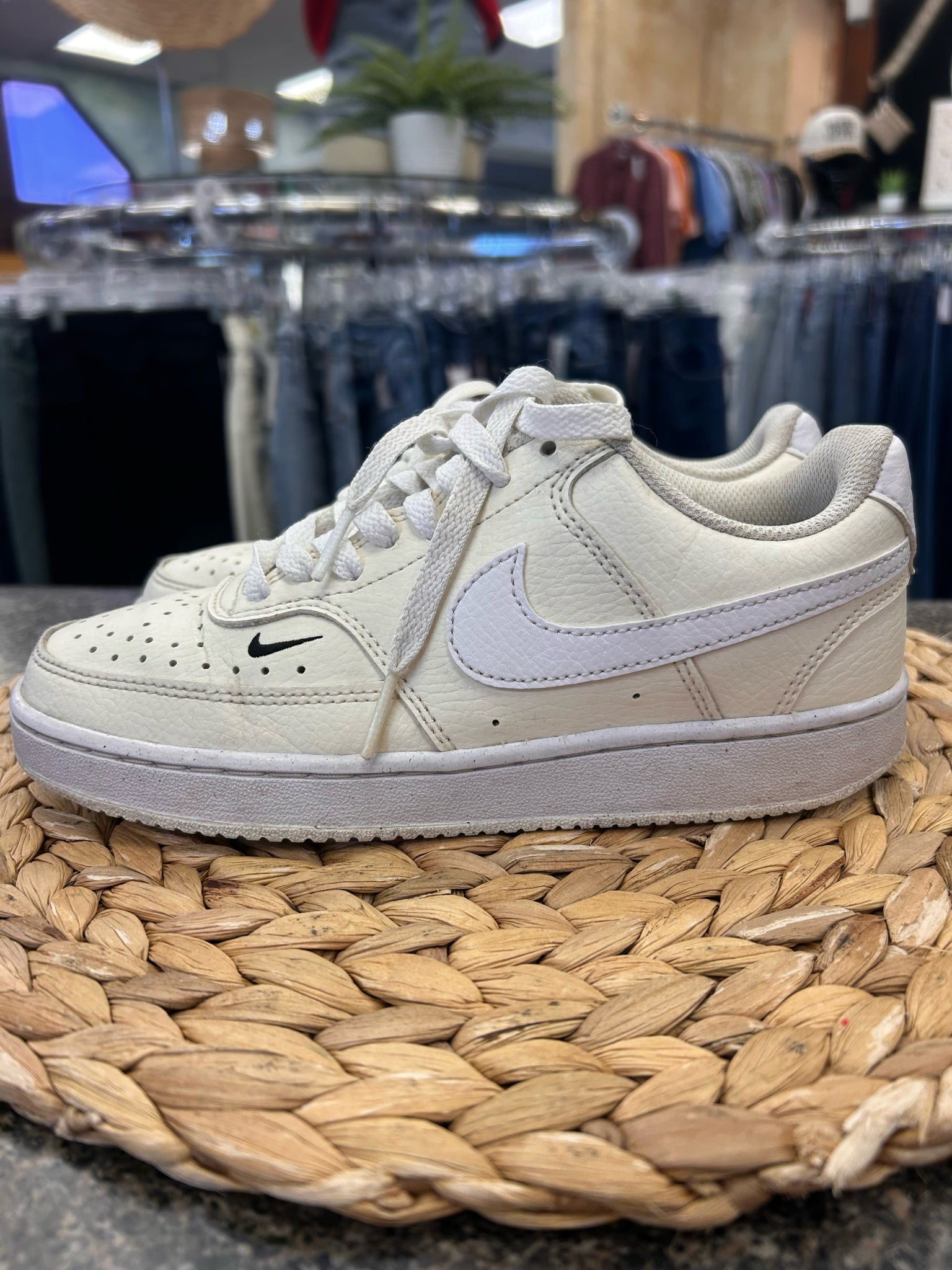 Pre-owned NIKE Cream White Trim Size 5.5 Designer Sneaker