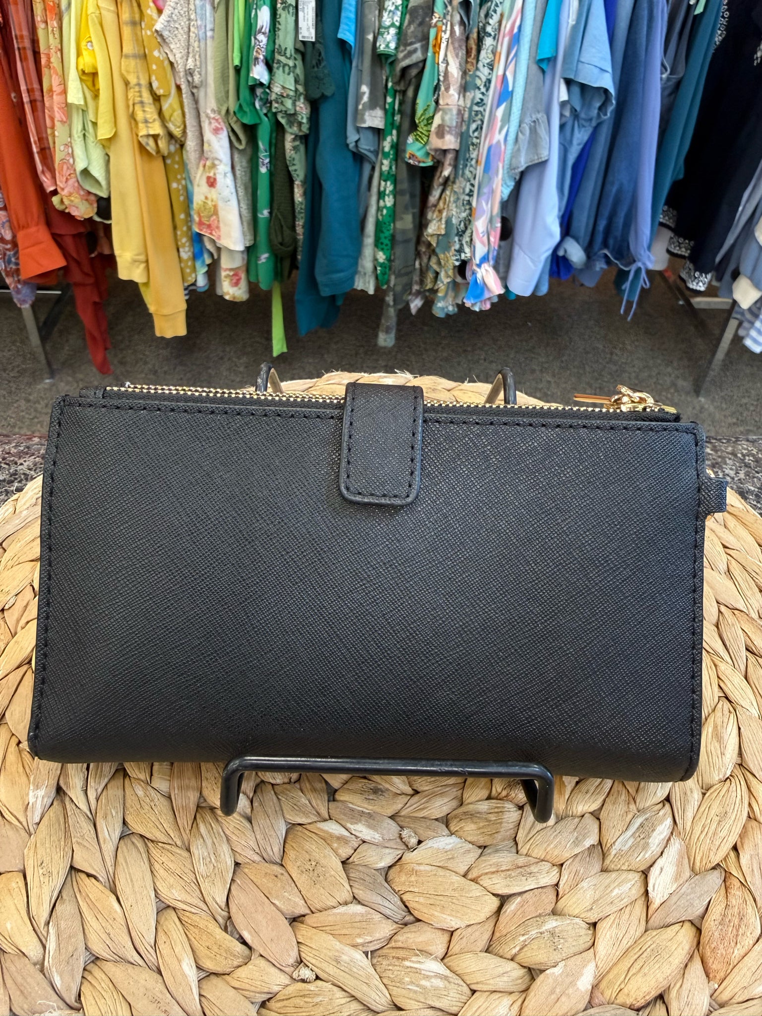 Pre-owned MICHAEL KORS Black Gold Trim WALLET SIZE Regular Wallet