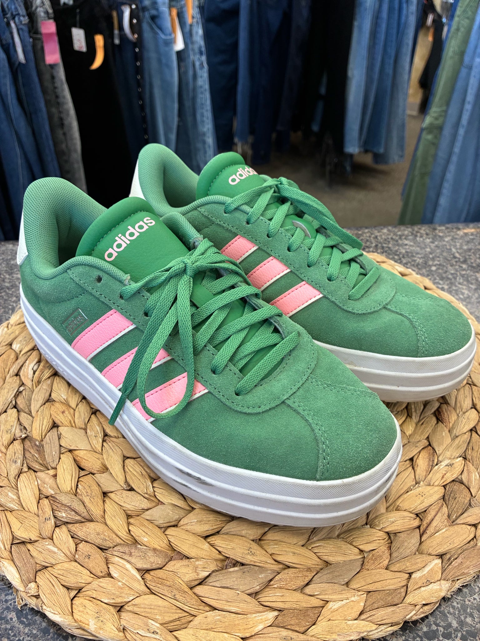 Pre-owned ADIDAS SEA GREEN Pink Size 7.5 Designer Sneaker