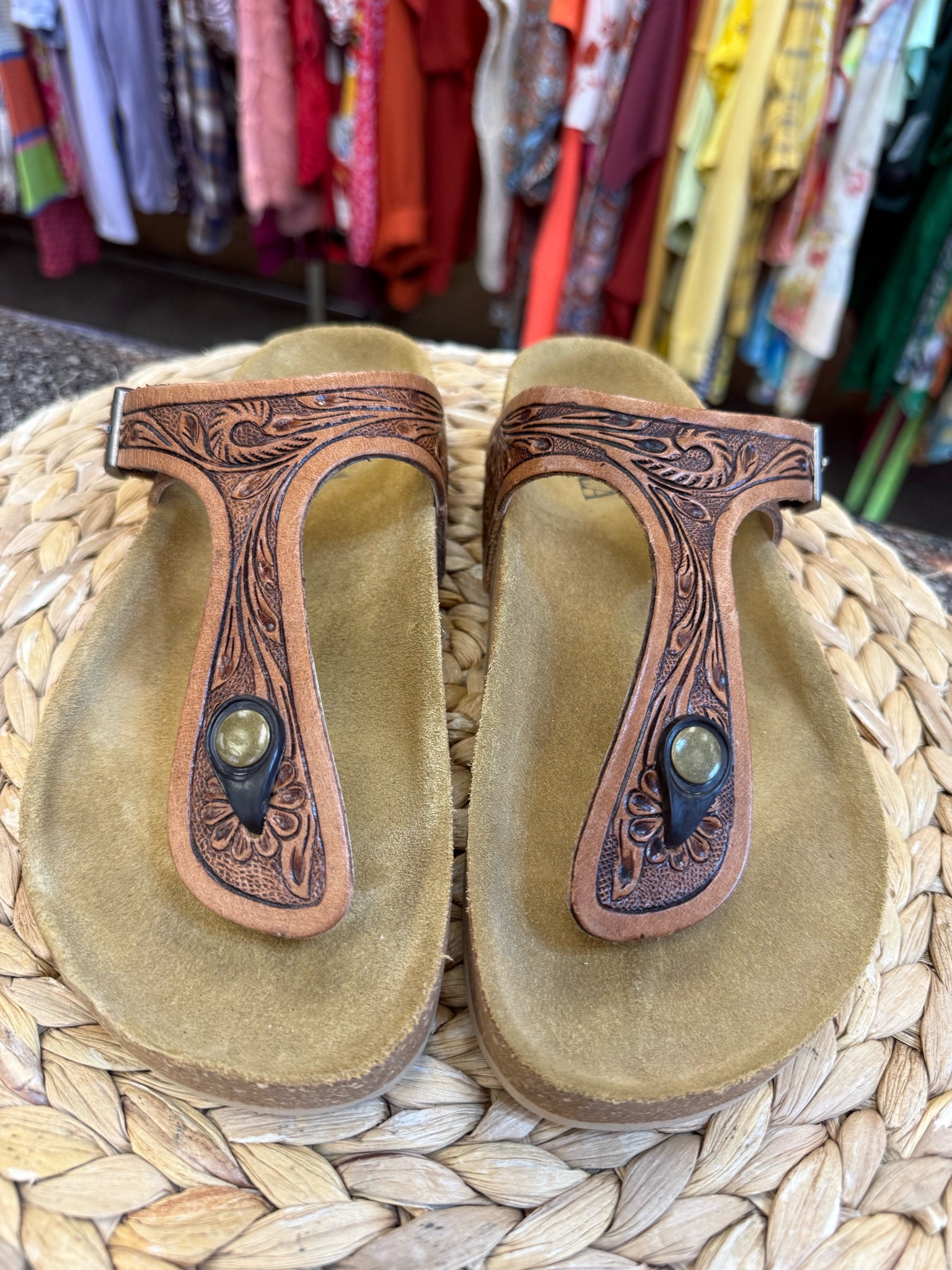 New Without Tag Myra Bag BROWN LEATHER Size 8 Sandal