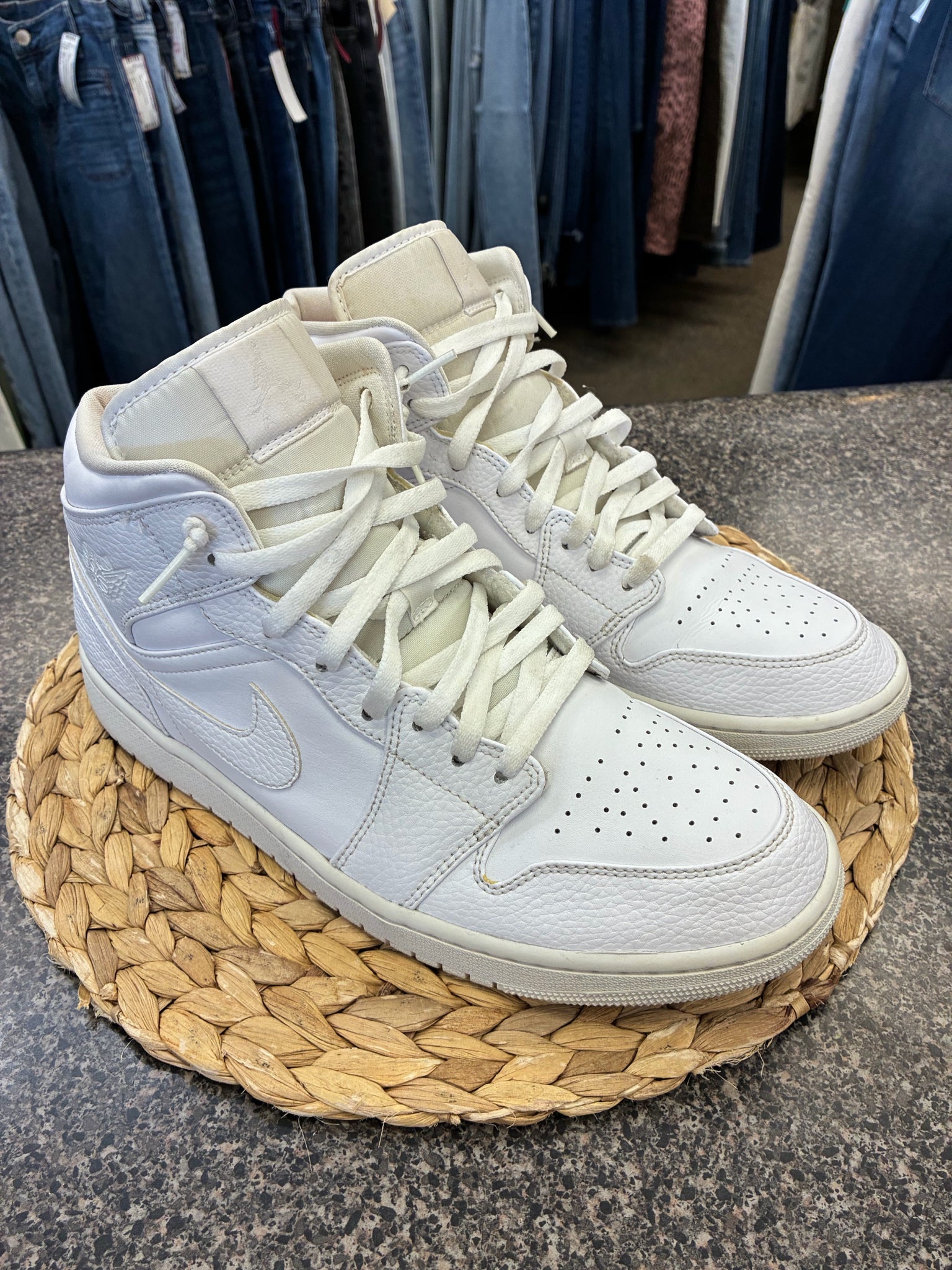 Pre-owned NIKE White SHOE SIZE 12 MENS Designer Sneaker