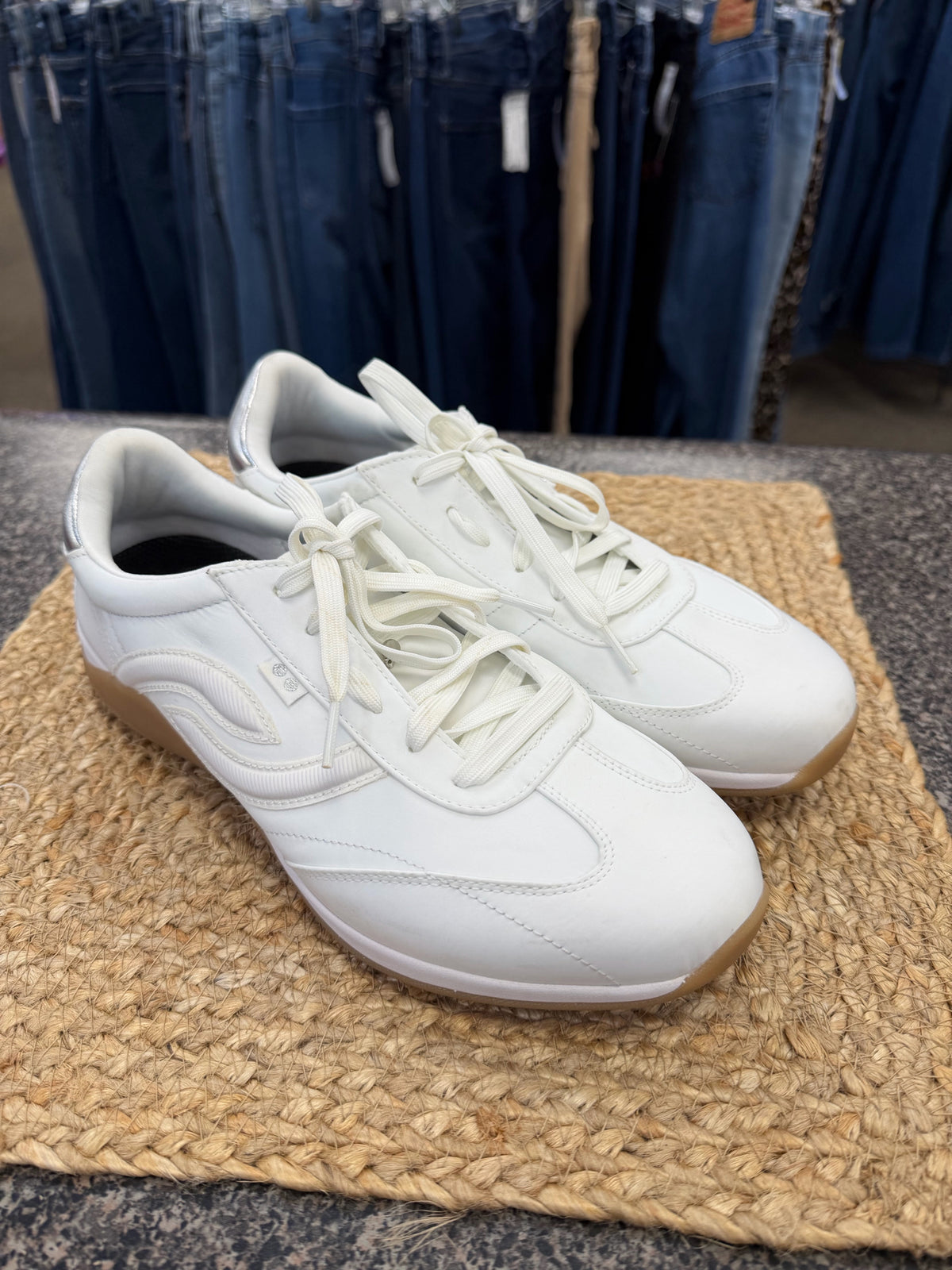Pre-owned RYKA White Silver Trim Size 10 Sneaker