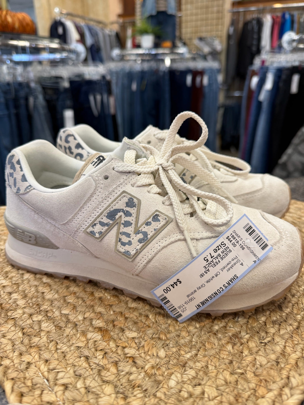 Pre-owned NEW BALANCE Off white Gray animal Size 7.5 Sneaker