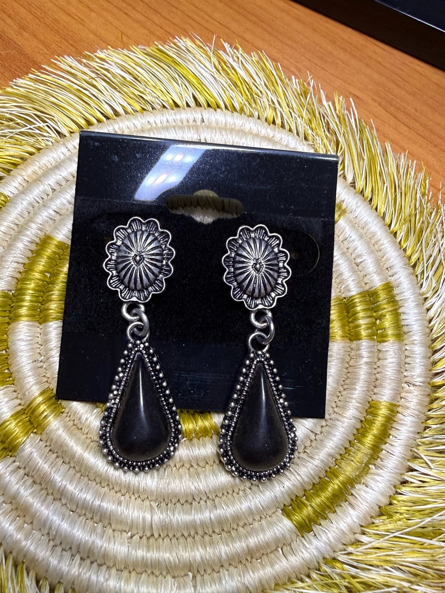 New WESTERN Black Silver Earring
