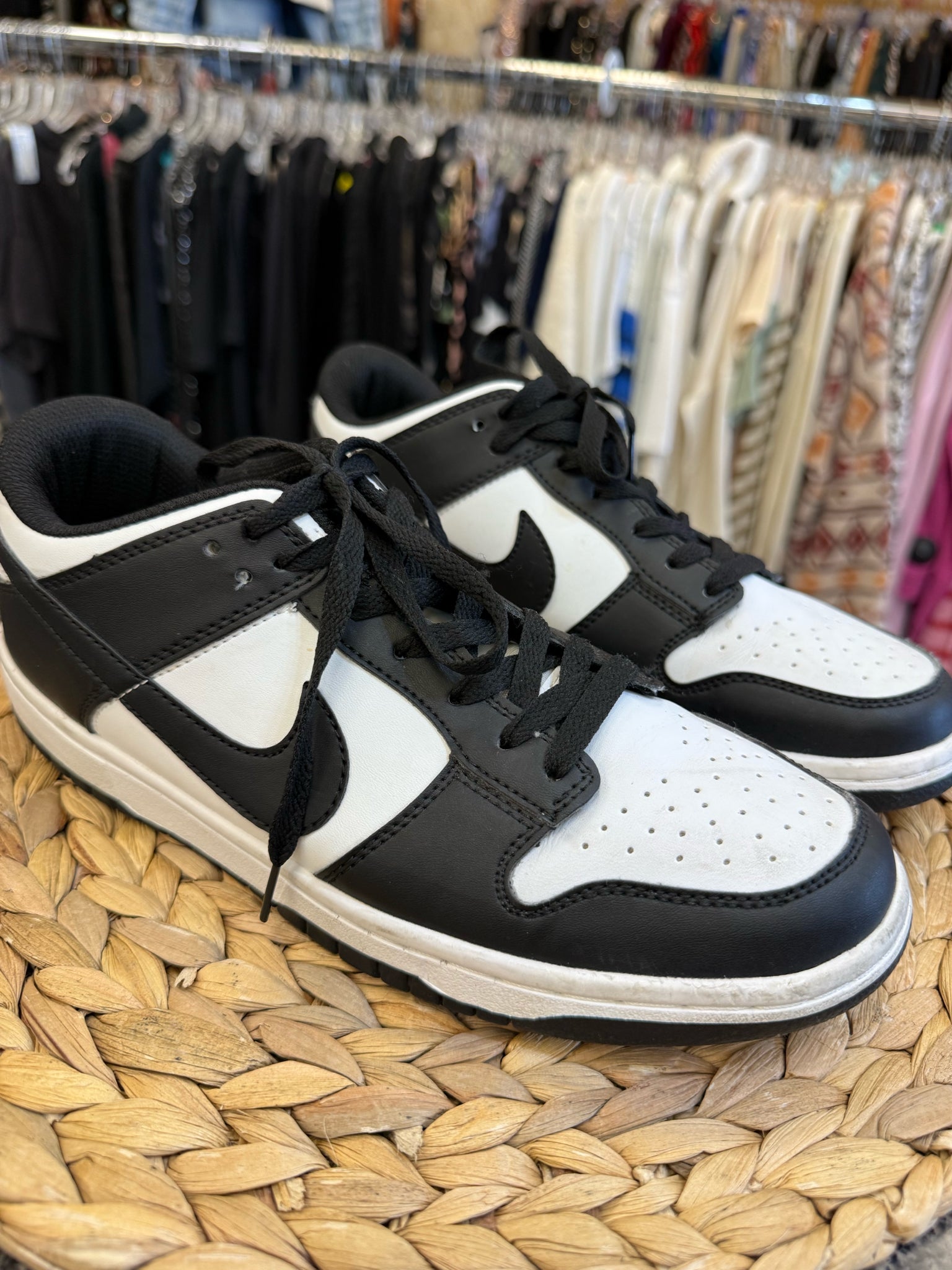 Pre-owned NIKE Black White Trim Size 8 Designer Sneaker