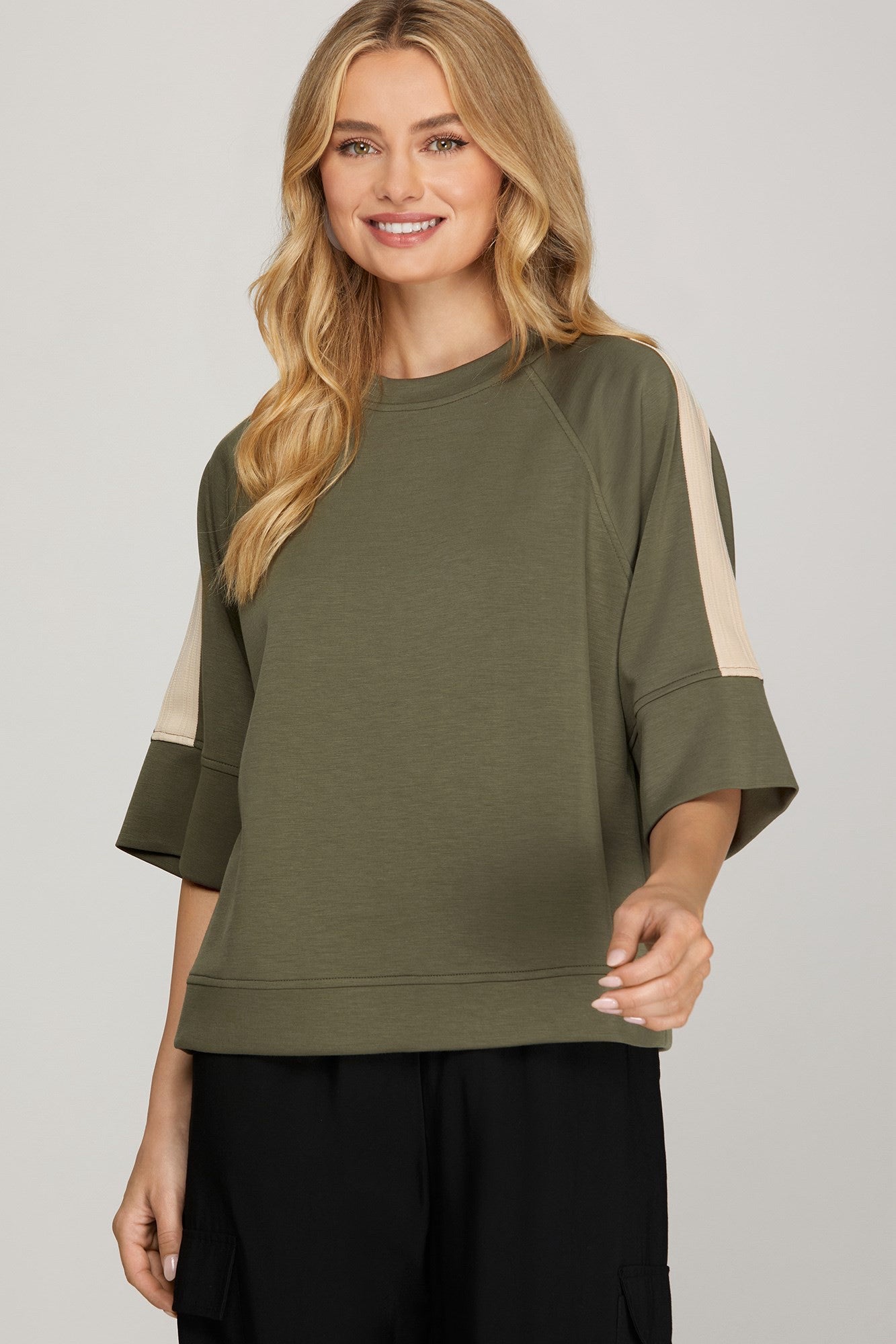 New SHE+SKY Olive Cream Trim Dr Size S Short Sleeve PantSet