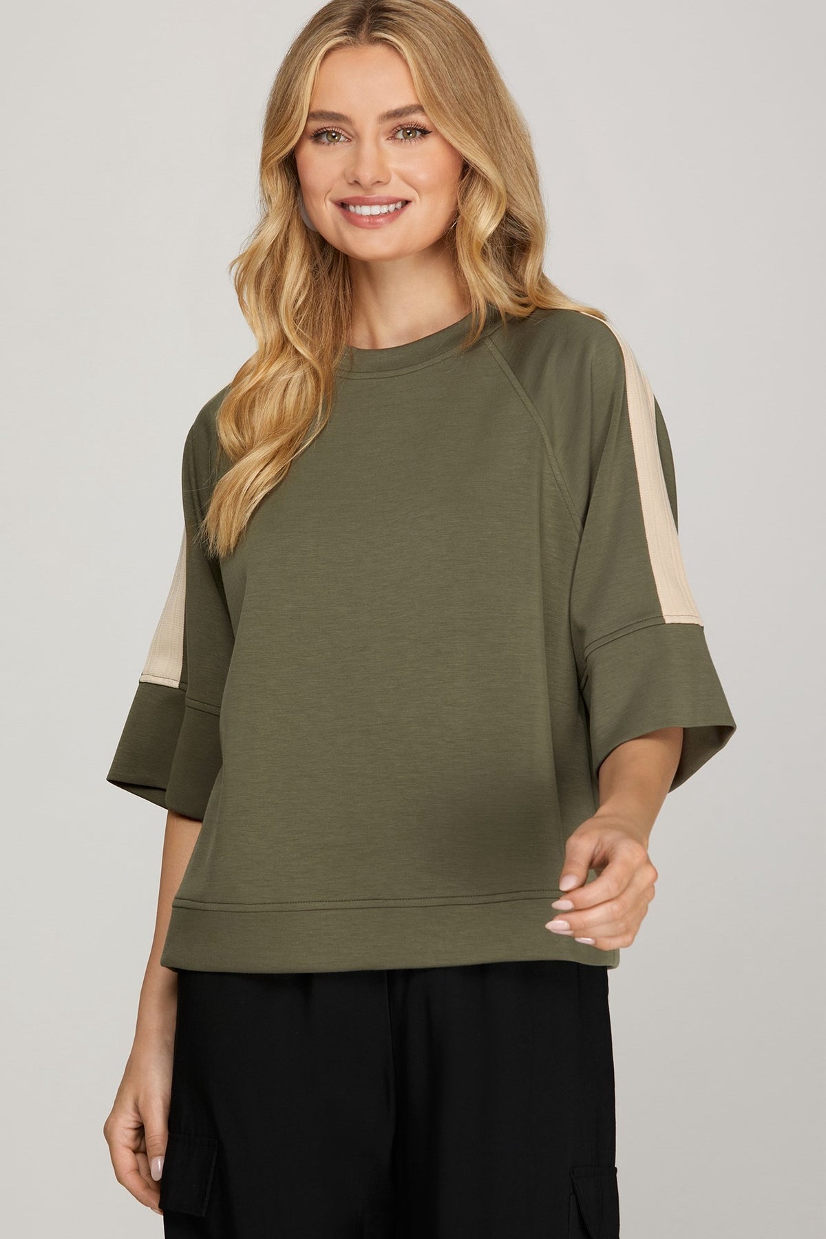 New SHE+SKY Olive Cream Trim Dr Size S Short Sleeve PantSet