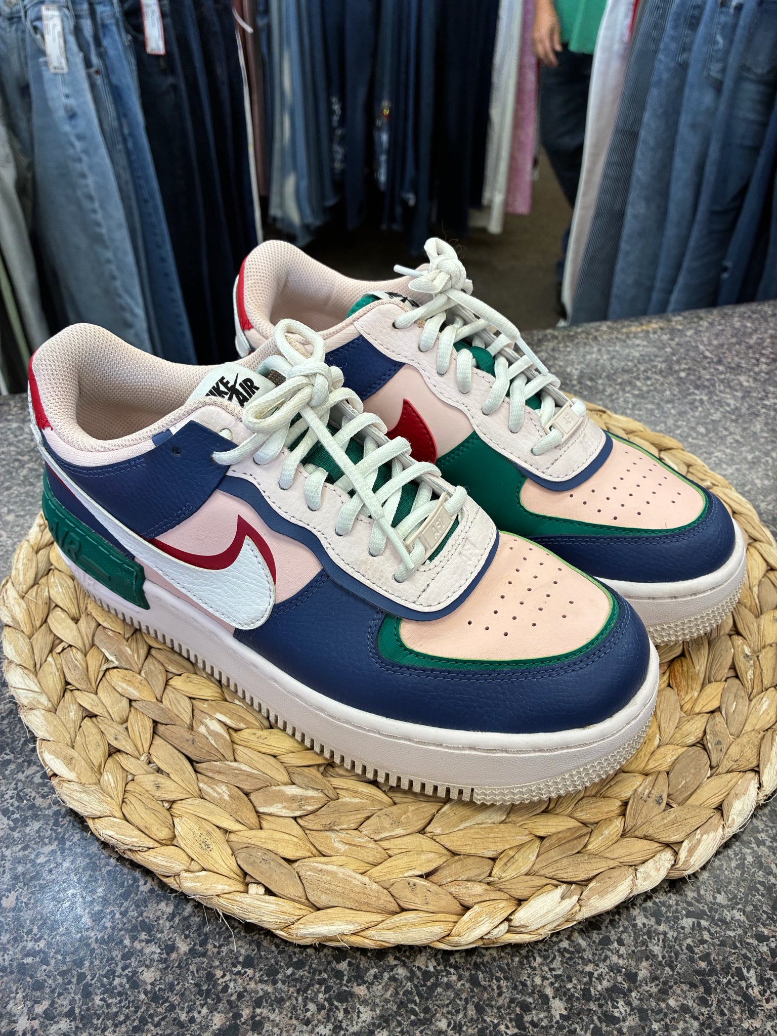 Pre-owned NIKE AIR FORCE Light pink Navy Size 8.5 Designer Sneaker