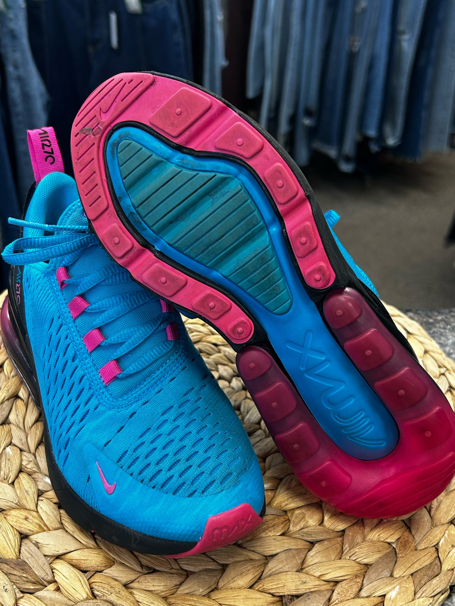 Pre-owned NIKE Turquoise Hot Pink Shoe Size 5 GIRLS Designer Sneaker