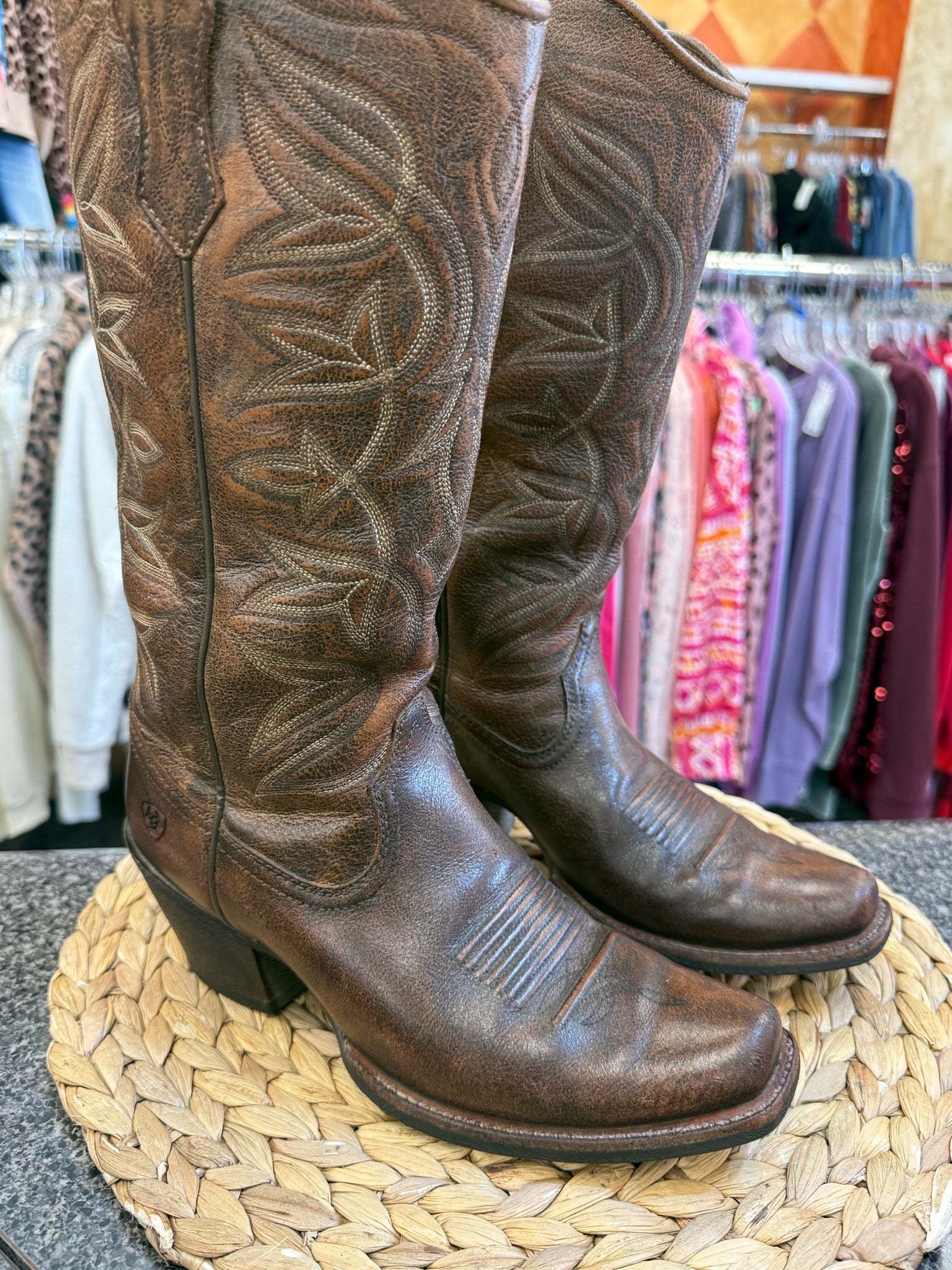 Pre-owned ARIAT Brown Size 7 Designer Boot
