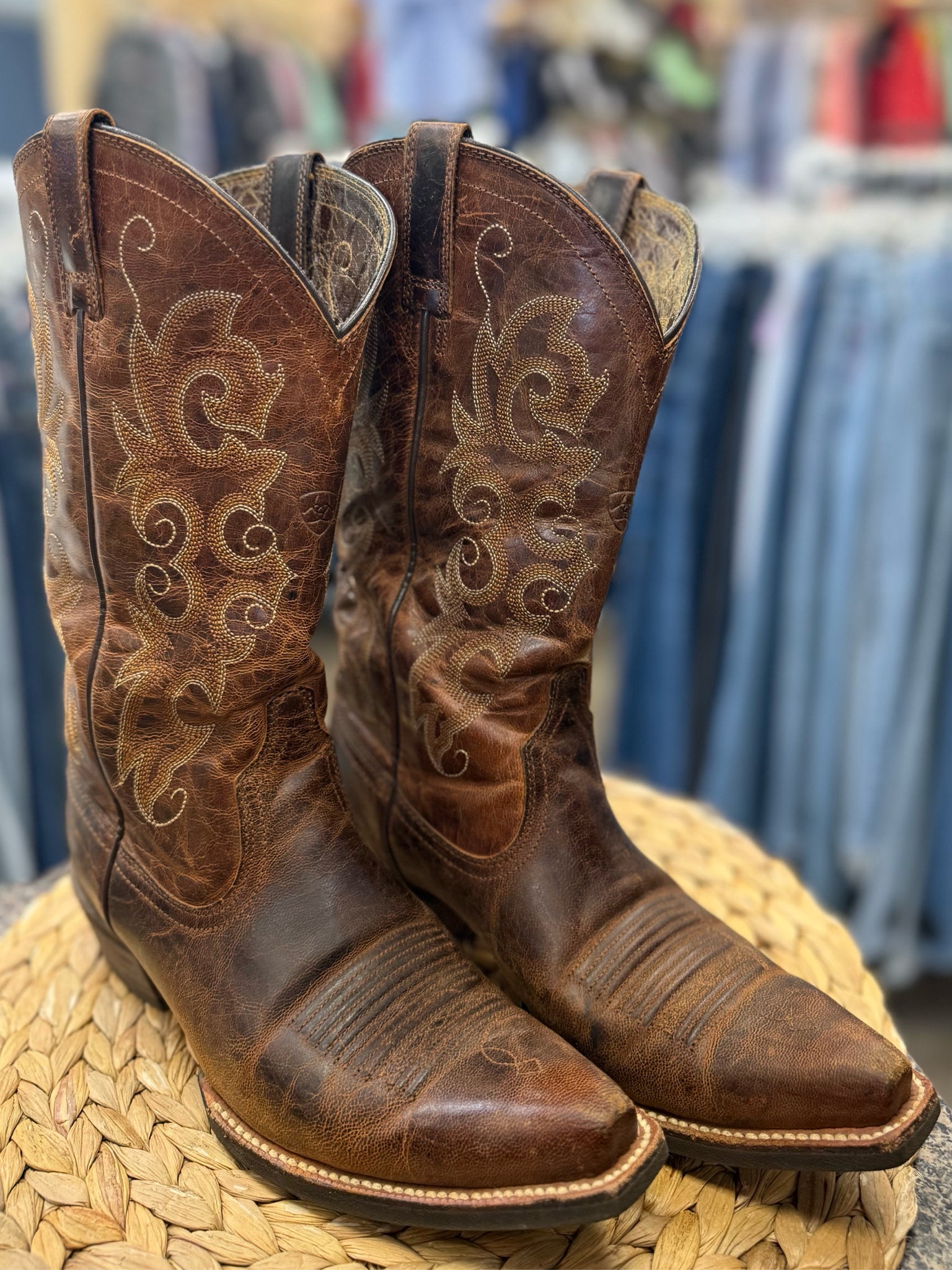 Pre-owned ARIAT Brown Size 6.5 Designer Boot