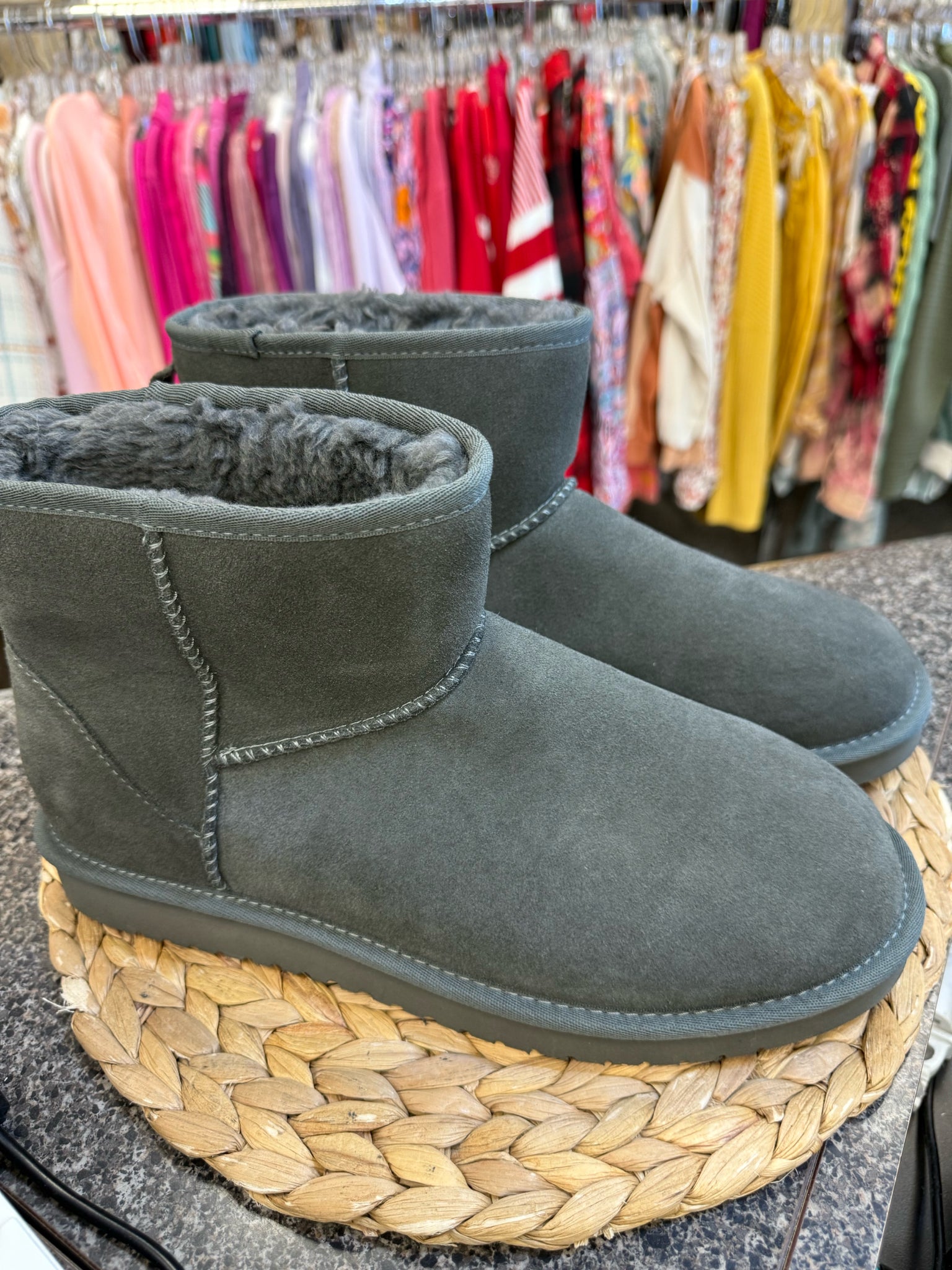 Pre-owned Koolaburra Gray Size 10 Designer Bootie