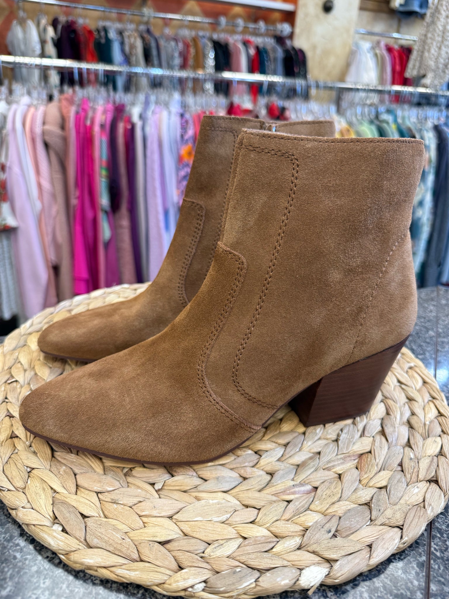 Pre-owned CHELSEA & VIOLET Brown Size 9 Bootie