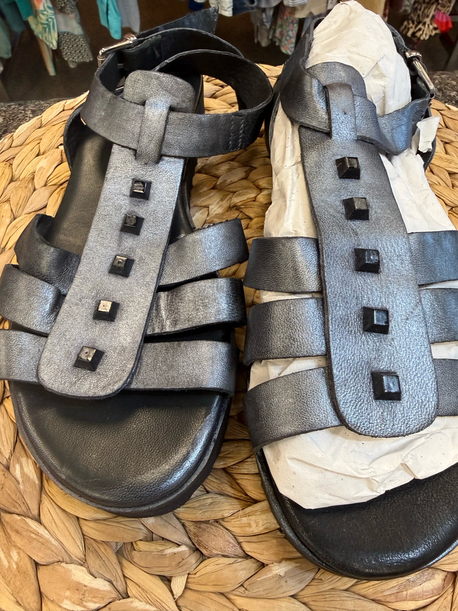 Pre-owned Piranha Navy Size 6.5 Sandal