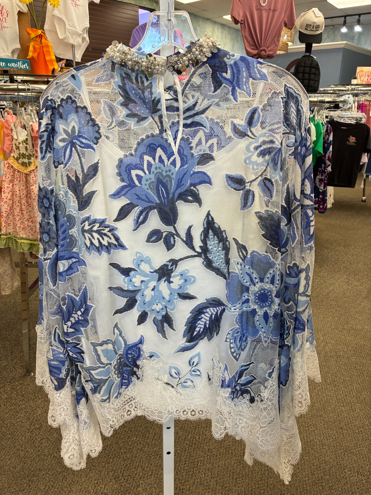 Pre-owned Rich Radi Q's White Blue Floral Size: L Designer Blouse