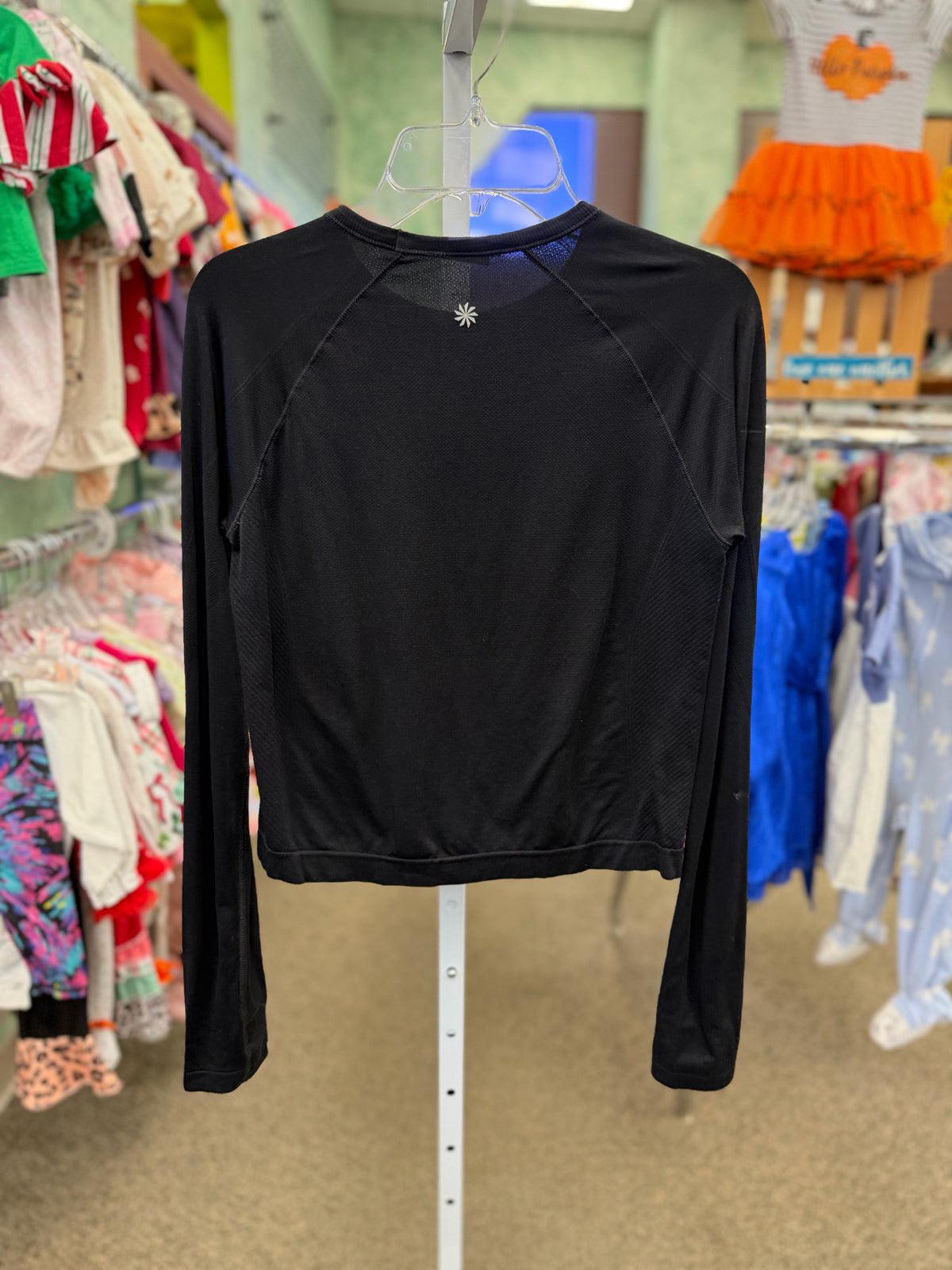 Pre-owned ATHLETA Black Size 12/14 Long Sleeve Girls Top