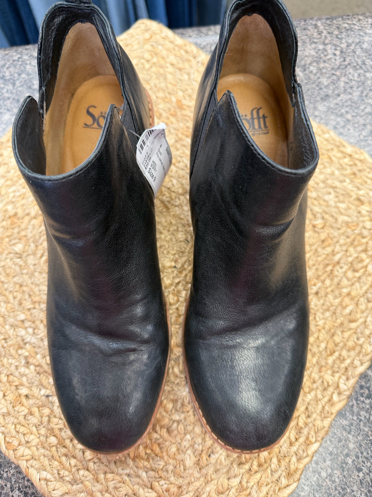 Pre-owned SOFFT Black Brown Trim Size 9 Boot