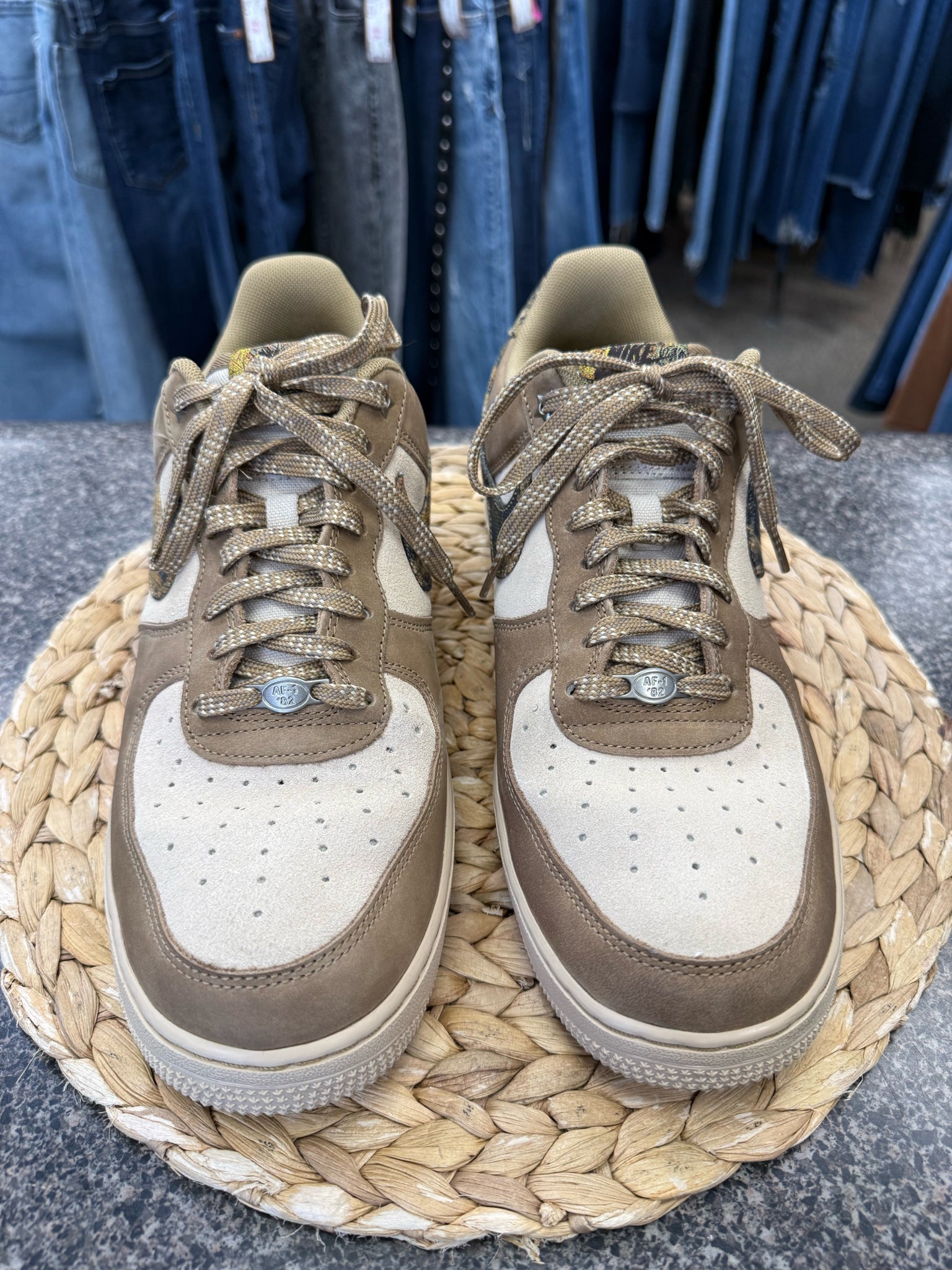Pre-owned NIKE Light brown Cream SHOE SIZE 11 MENS Designer Sneaker