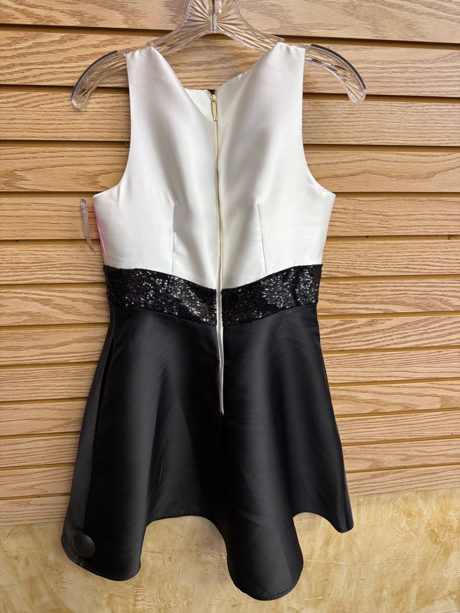 New with Tag KATE SPADE White Black Size 4 Sleeveless Dress