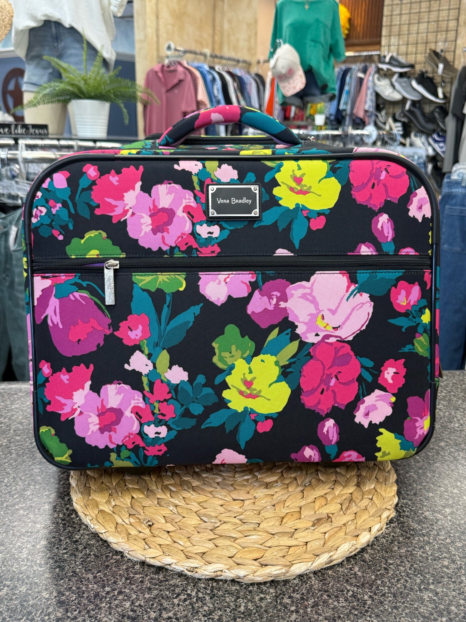 Pre-owned VERA BRADLEY Black Multi Floral Designer Luggage