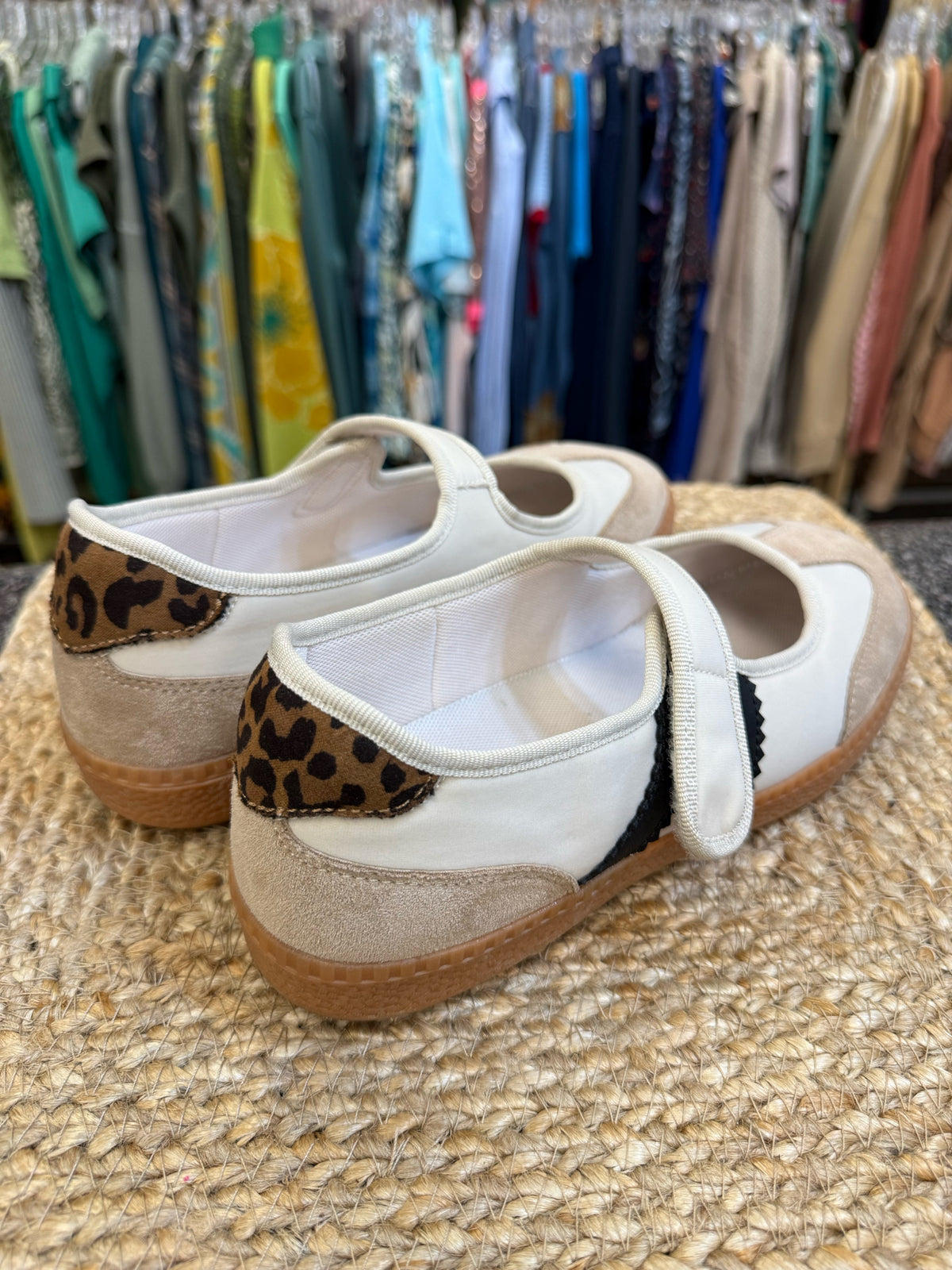 Pre-owned Hey Girl Tan Brown Print Size 9 Shoe